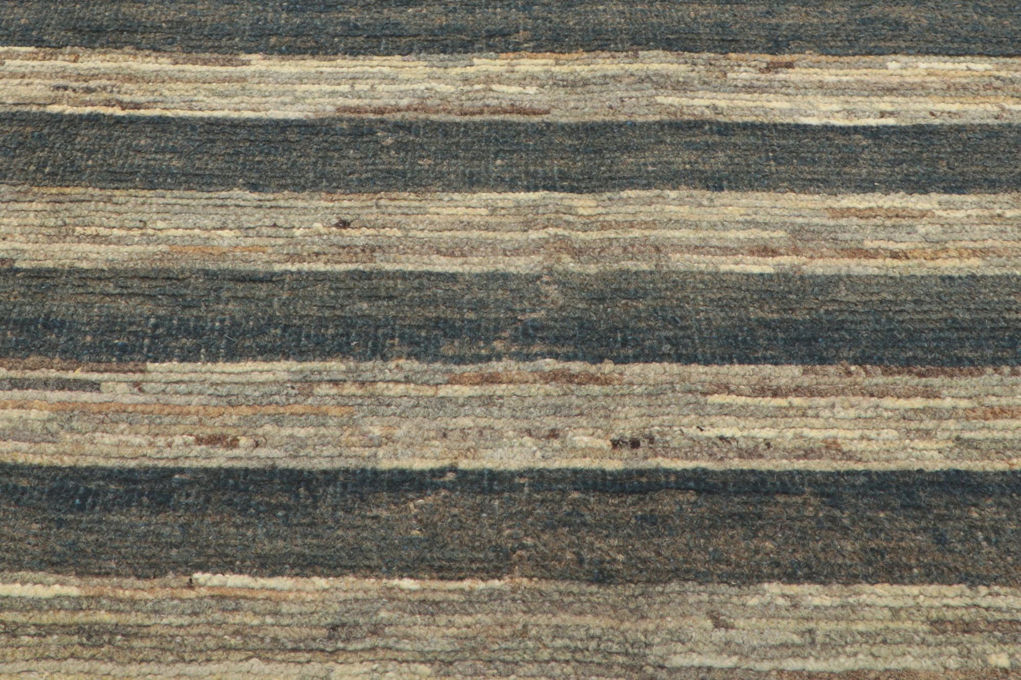 Pakistanais Tapis marocain moderne et organique Canyon Strata, 08'03 x 10'03 en vente
