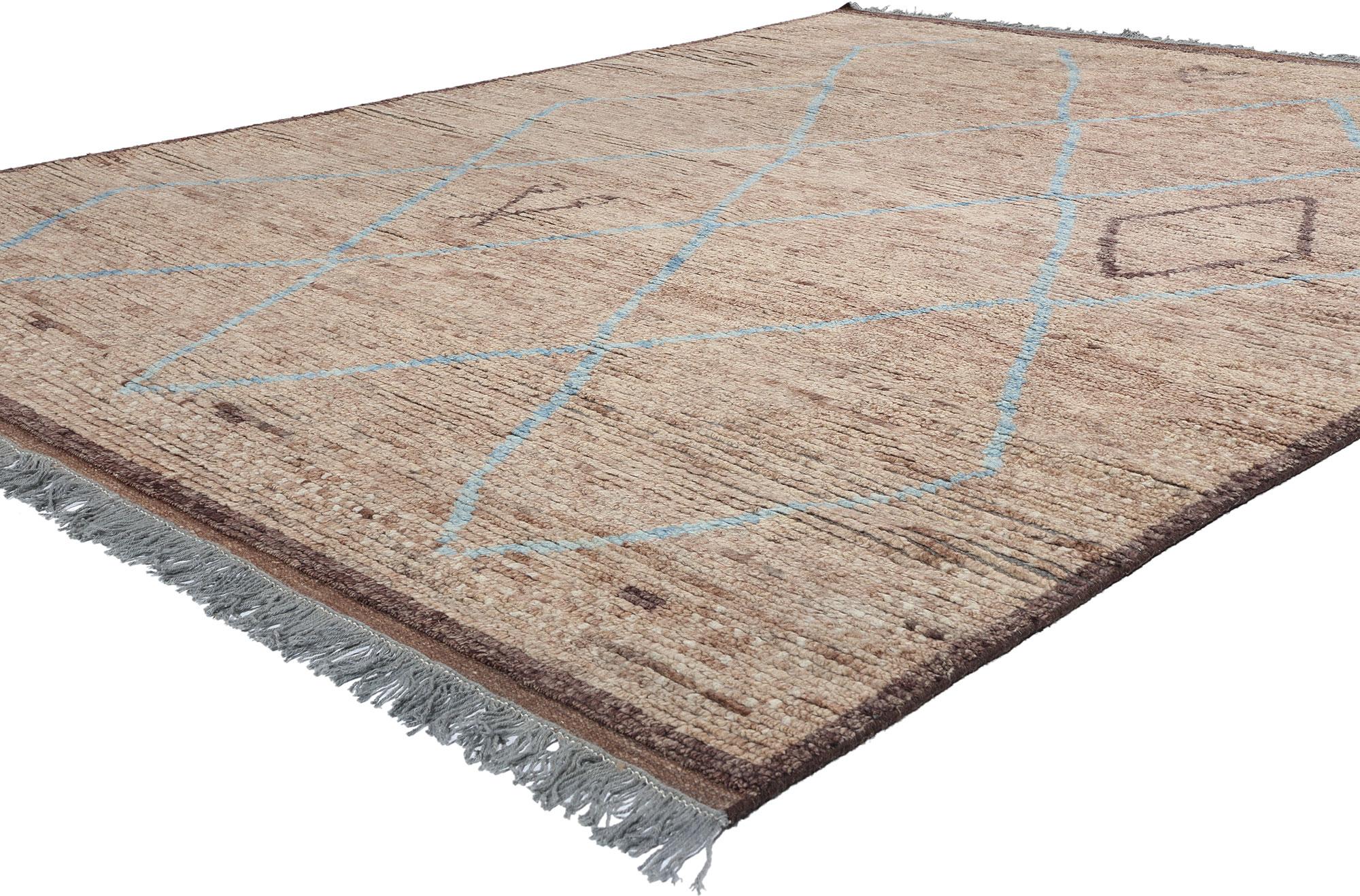 31201 Moderner erdfarbener marokkanischer Spalierteppich, 08'03 x 10'07.
Dieser moderne marokkanische Stammesteppich aus handgeknüpfter Wolle zeugt von der zeitlosen Schönheit traditioneller Handwerkskunst in Verbindung mit zeitgenössischen