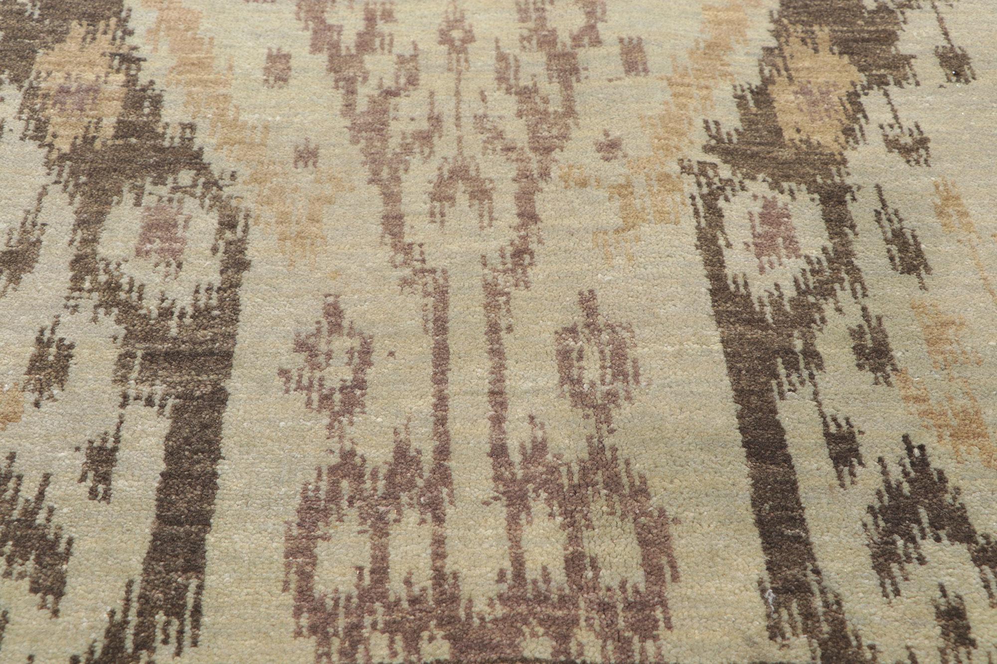 Neuer erdfarbener Ikat-Teppich im modernen Stil (Handgeknüpft) im Angebot