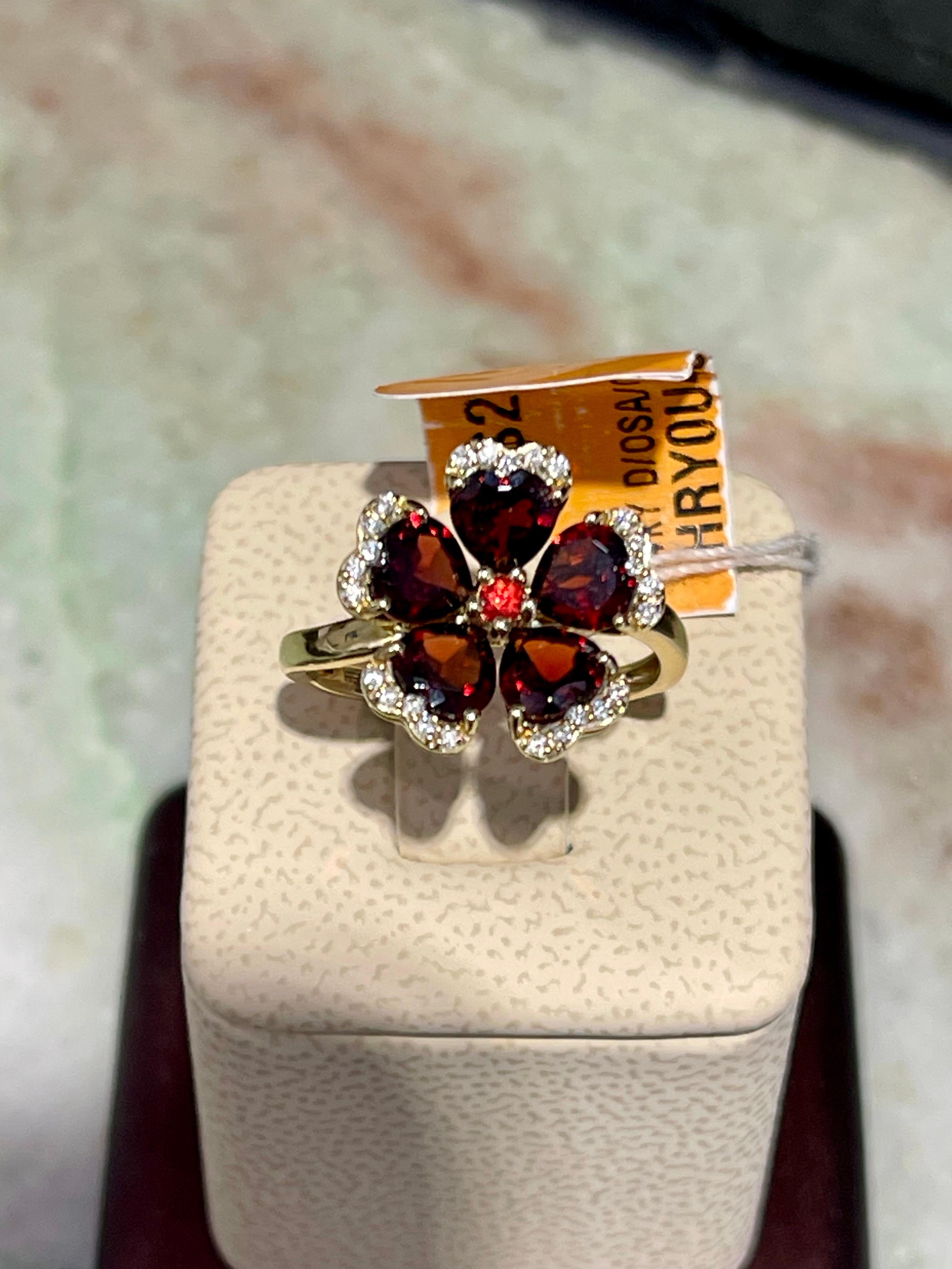 New Effy Garnet & Diamond Ring In 14k In New Condition For Sale In Fort Lauderdale, FL