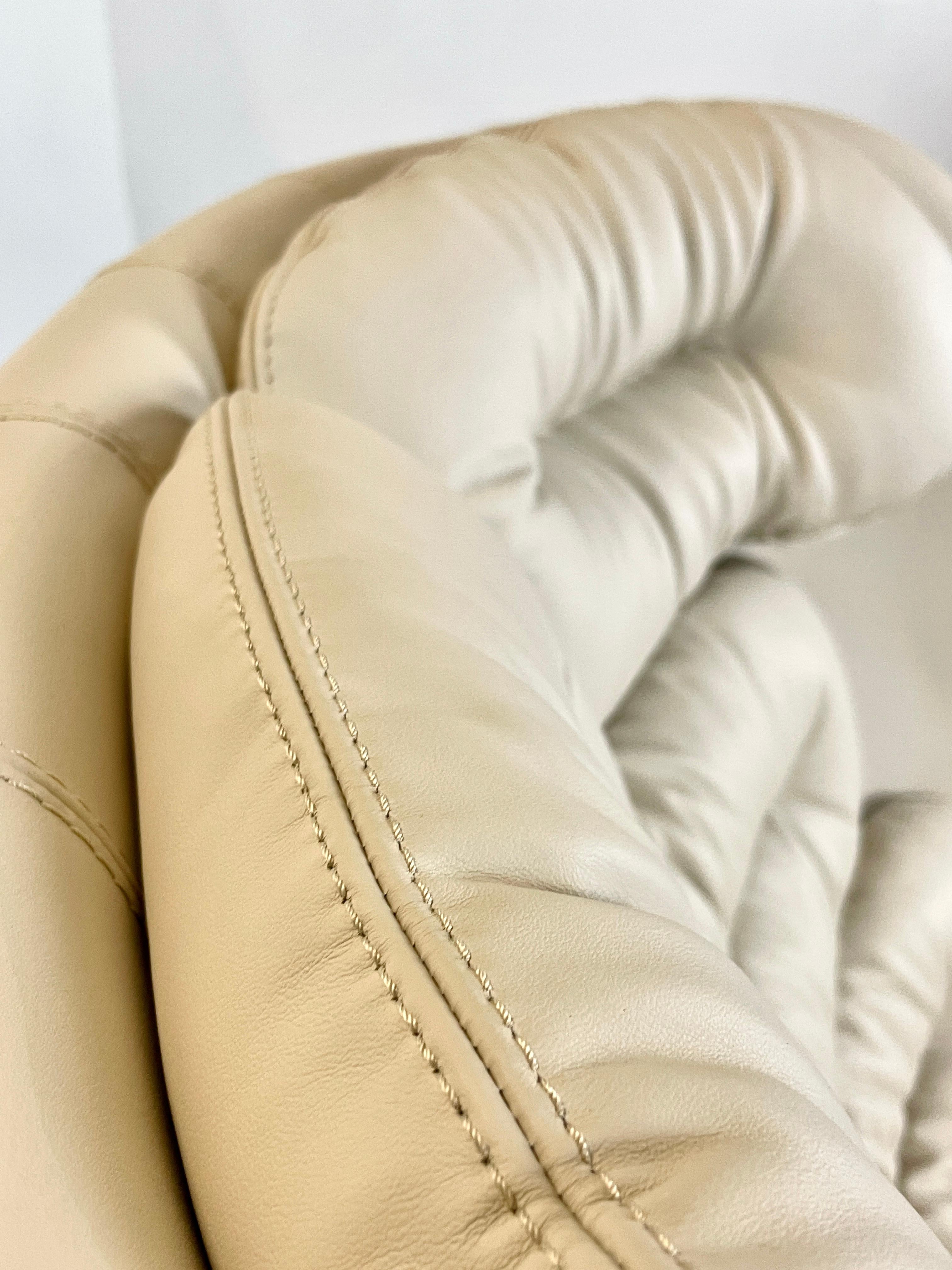 Hand-Crafted NEW Elda Chair by Joe Colombo for Longhi, Italy  in white & taupe  For Sale