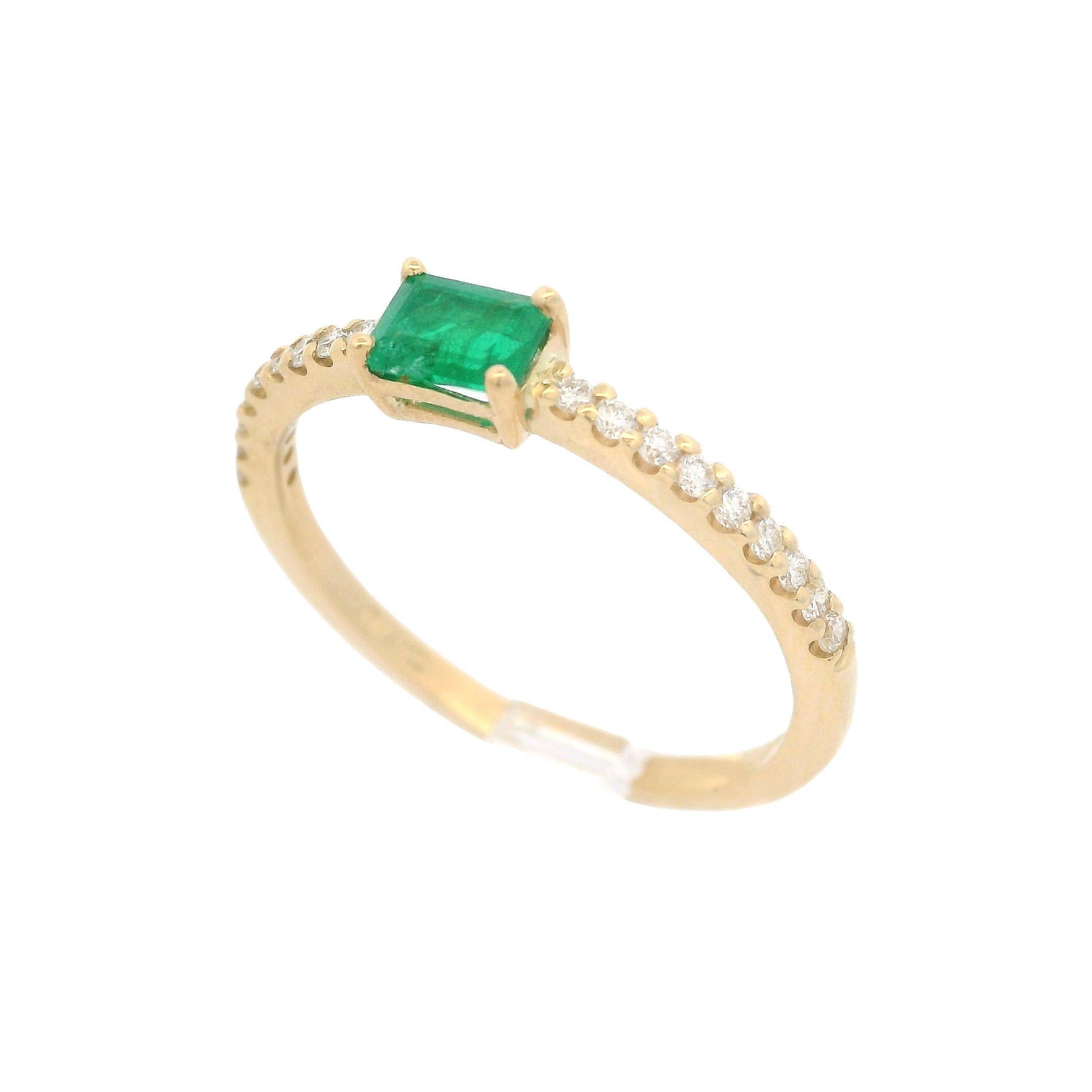 New Elegant 14k Gelbgold 0,49ctw Smaragd Diamant seitlich stapelbar Ring Damen im Angebot