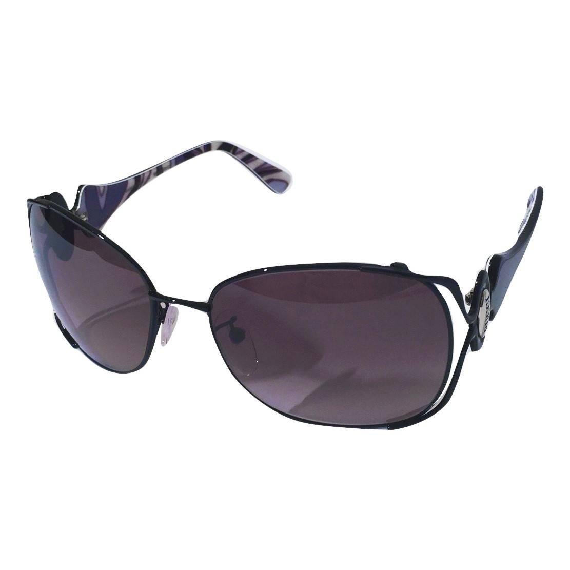 Emilio Pucci - Lunettes de soleil aviateur noires, avec étui et boîte, état neuf Neuf - En vente à Ashburn, VA
