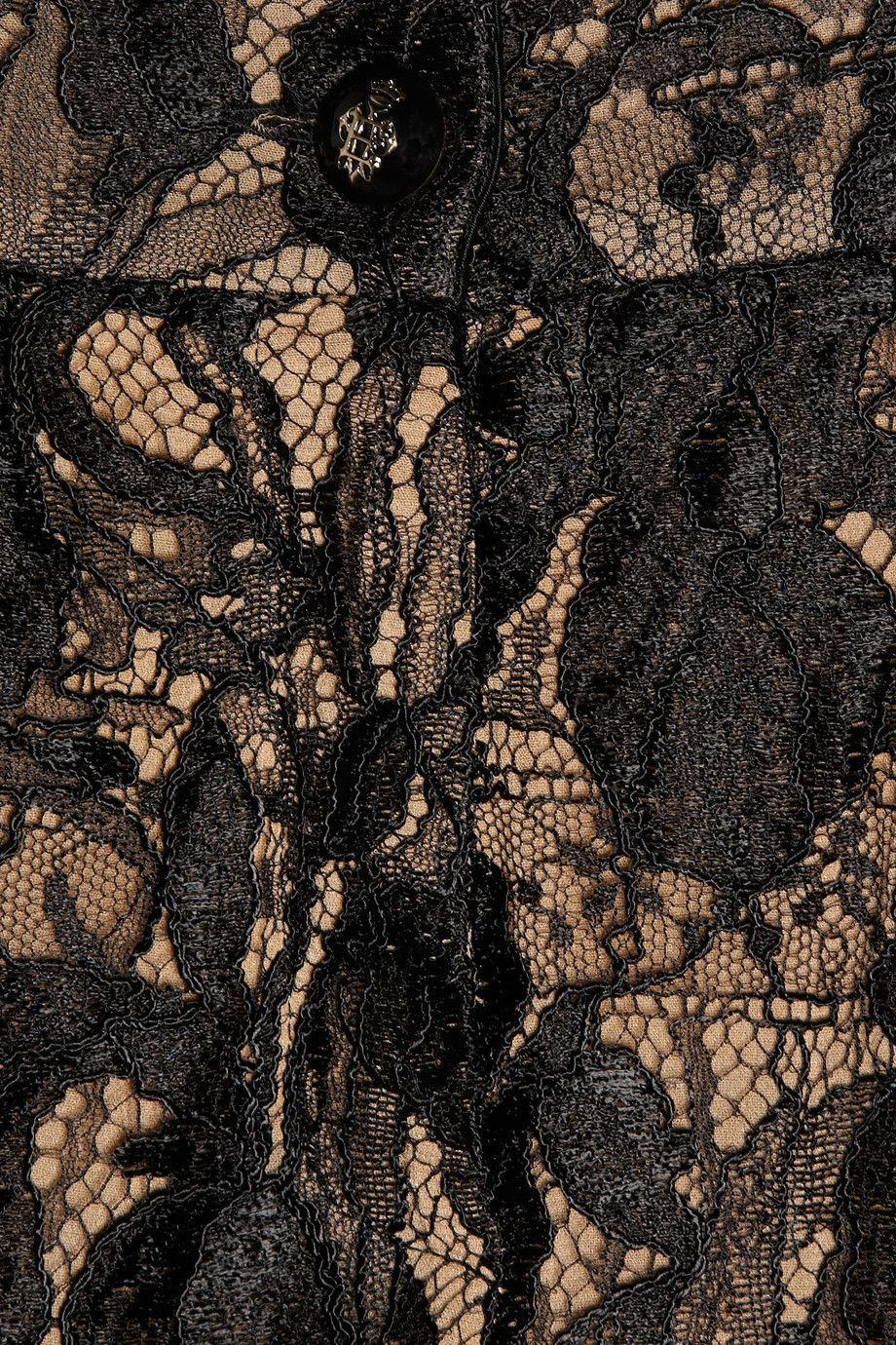 Exquisite lace creations are always a wise investment, and Emilio Pucci's ruched black shorts tick all the right boxes. A nude stretch-silk lining shows off the beautiful intricacy of the fabric.


    Beautiful EMILIO PUCCI lace shorts
    A true