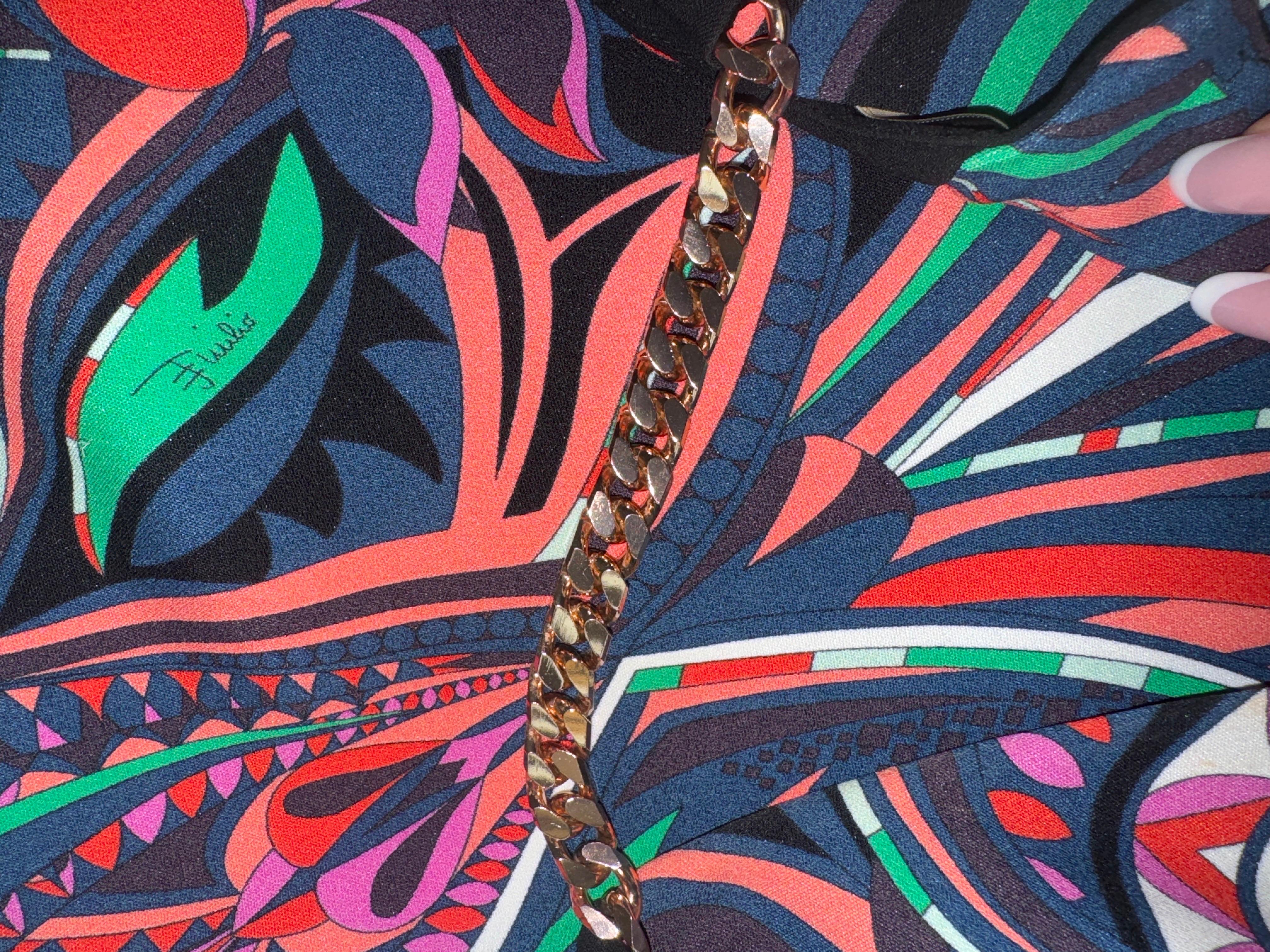 NEU Emilio Pucci Mehrfarbiges Tunikakleid mit Signaturdruck und Kettendetail mit Muster 38 im Angebot 3
