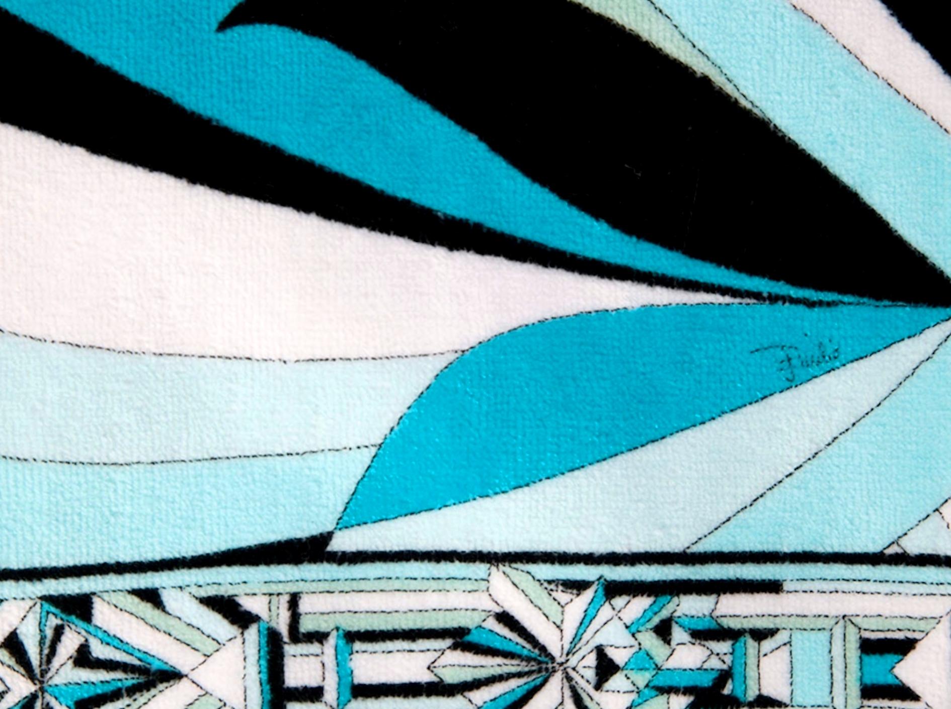 Blue NEW Emilio Pucci Siganture Print XL Size Terry Cloth Beach Pool Towel