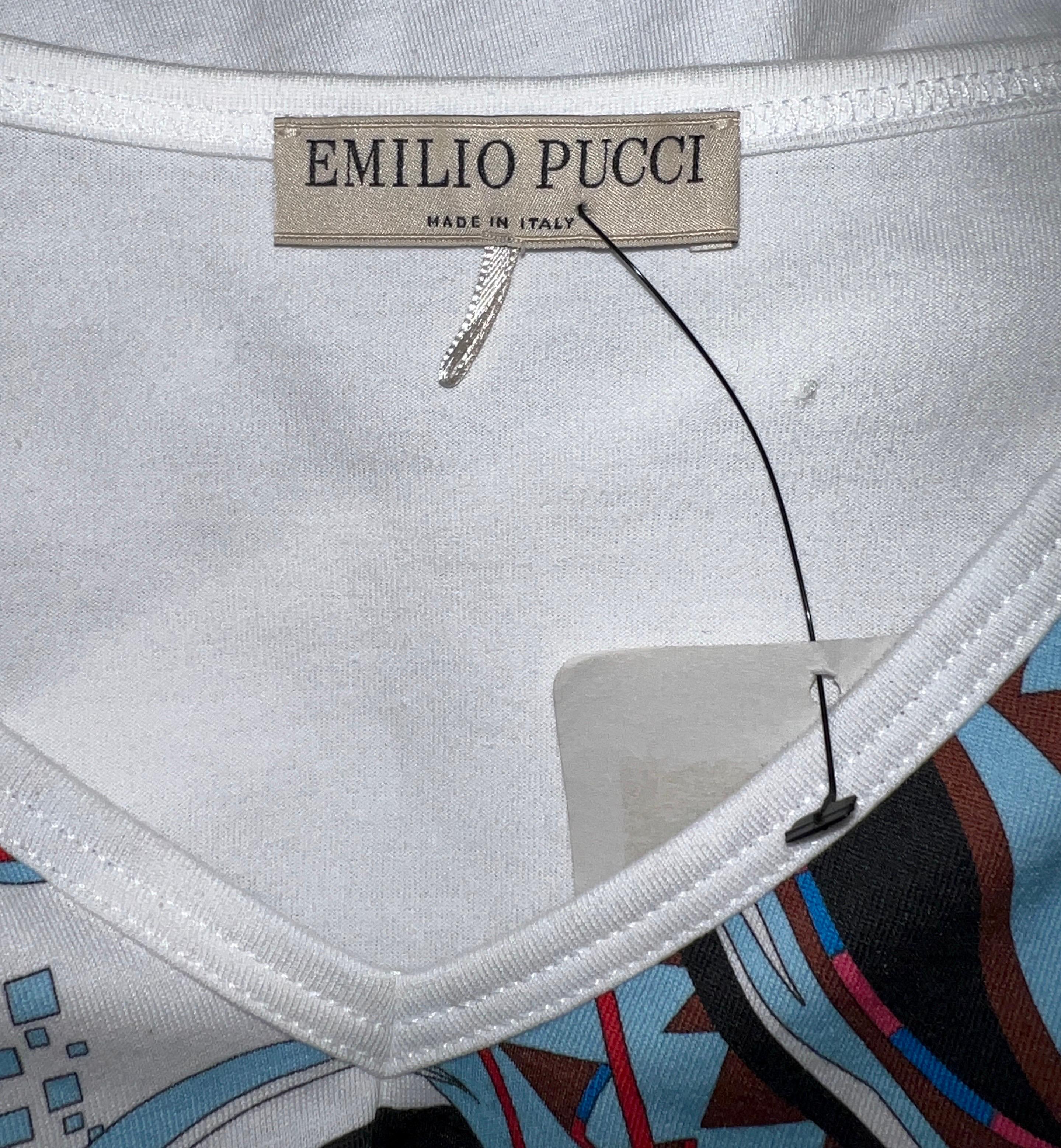 UNWORN Emilio Pucci Tropical Floral Animal Signature Print T-Shirt M In Good Condition For Sale In Switzerland, CH