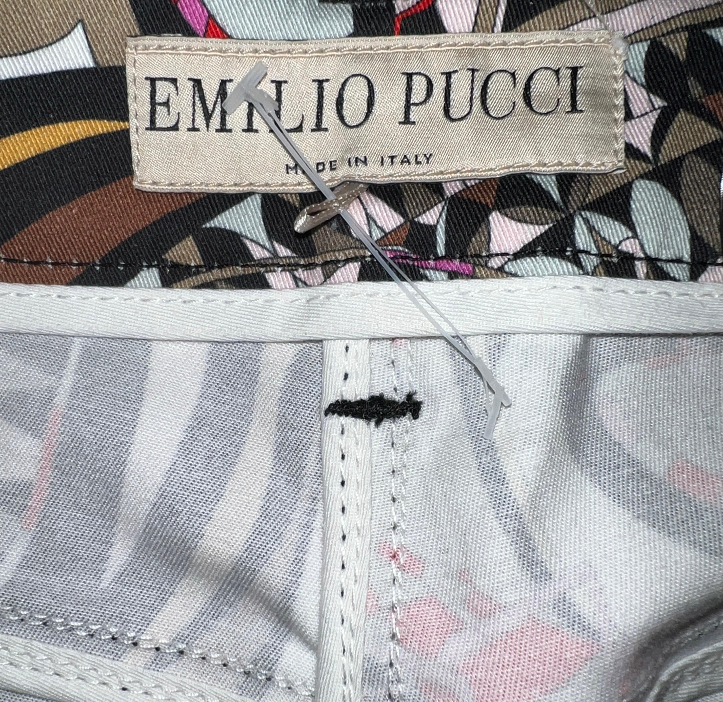 NEW Emilio Pucci Tropical Signature Floral Animal Print Hot Shorts Pants 42 For Sale 1