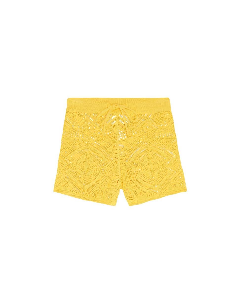 
Stunning yellow Emilio Pucci crochet knit shorts
100% crocheted cotton
Simply slips on
Drawstring Waistband
Unlined
Made in Italy
Dry Clean Only
Size S

Pack Emilio Pucci's crocheted cotton shorts for your next beach vacation. This yellow pair has