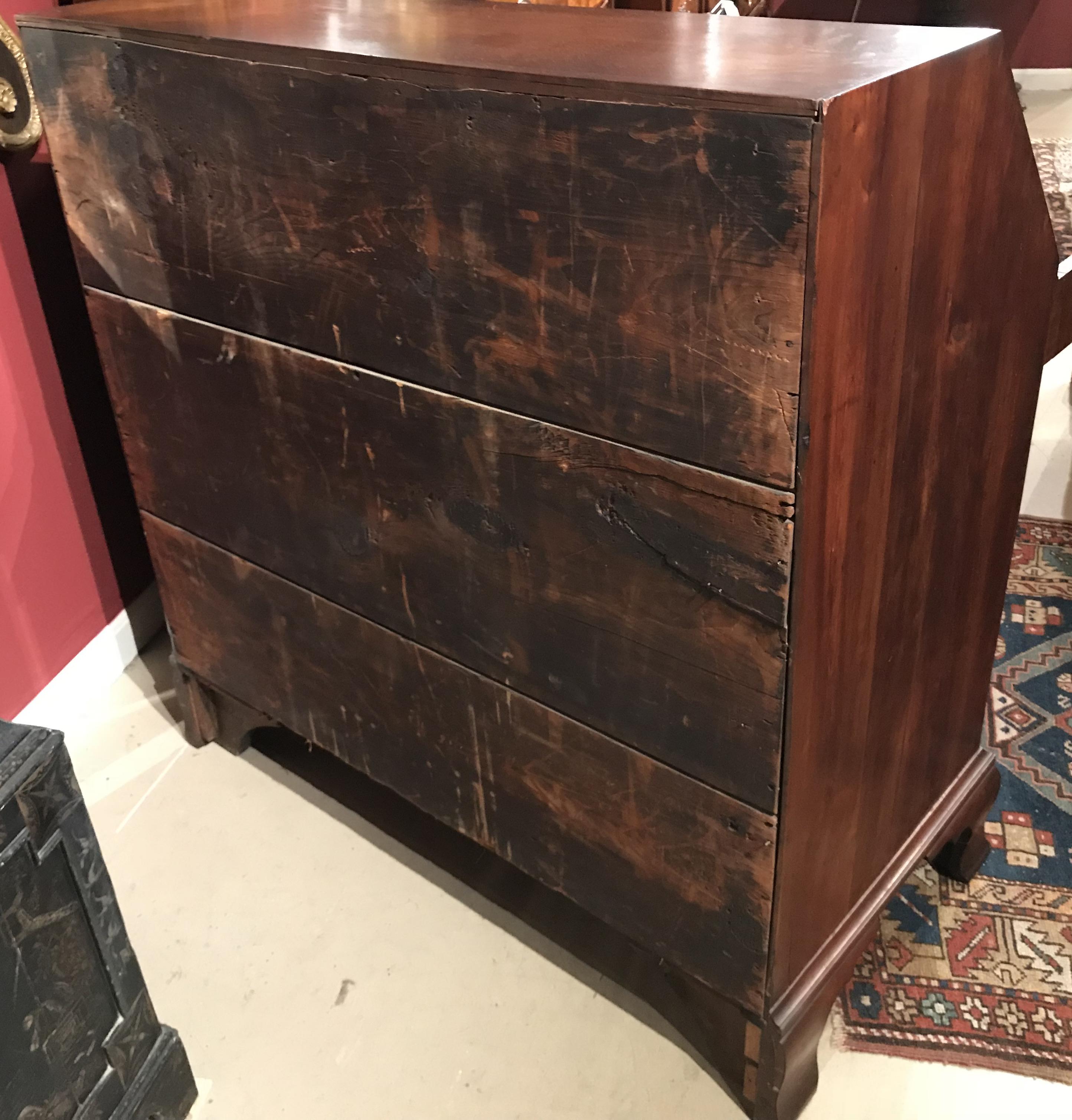 New England Chippendale Cherry Oxbow Slant Front Desk, circa 1780-1800 5
