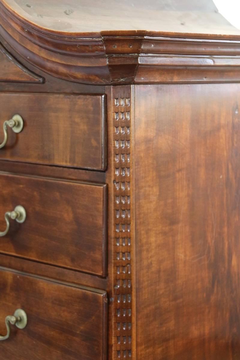 New England Chippendale Figured Maple Chest on Chest For Sale 1