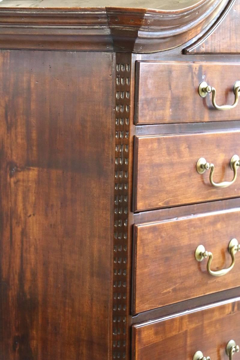 New England Chippendale Figured Maple Chest on Chest For Sale 2