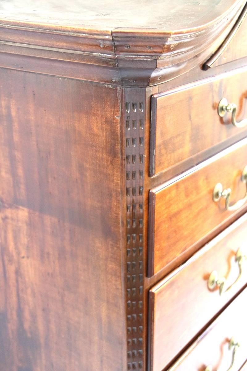 New England Chippendale Figured Maple Chest on Chest For Sale 3