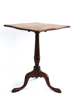 New England Federal Mahogany Candlestand