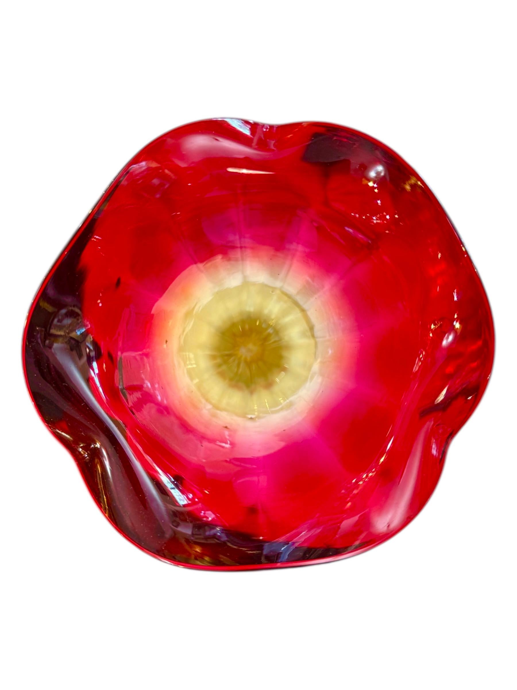 Early 20th Century New England Glass Amberina Tulip Vase For Sale