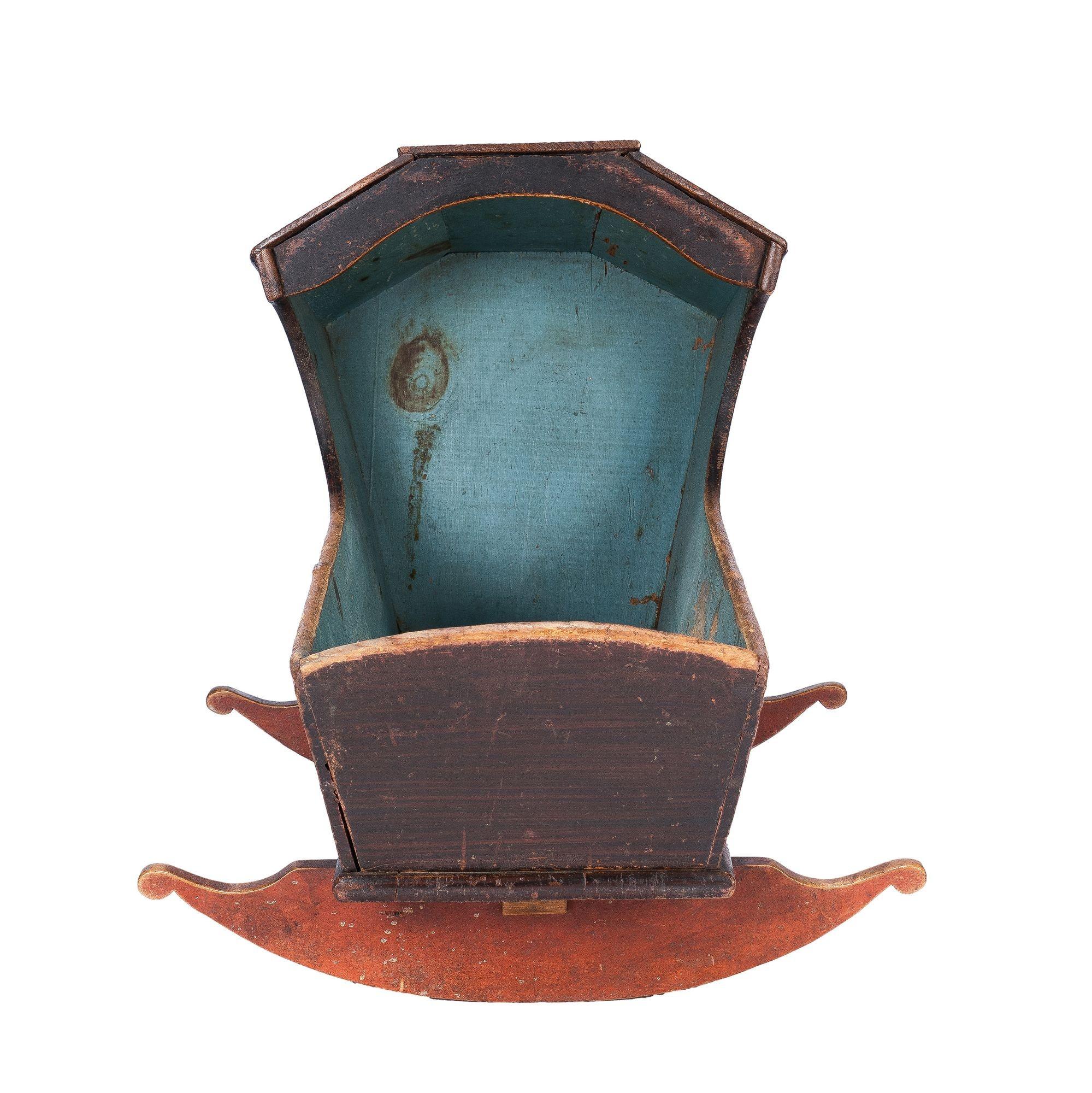 New England painted and grained hooded rocking cradle, 1780-1810 For Sale 1