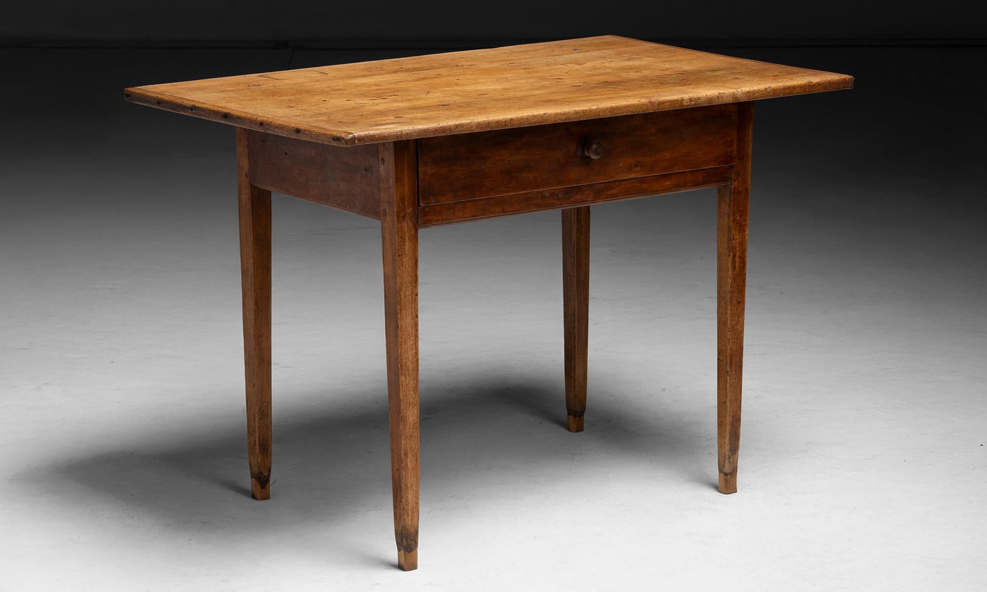 America, 1810
Two-board scrubbed top over single full drawer raised on square tapered legs, base retaining original red wash.
43”w x 27.5”d x 29”h
Ref. TABLE1479
$ 1,800
