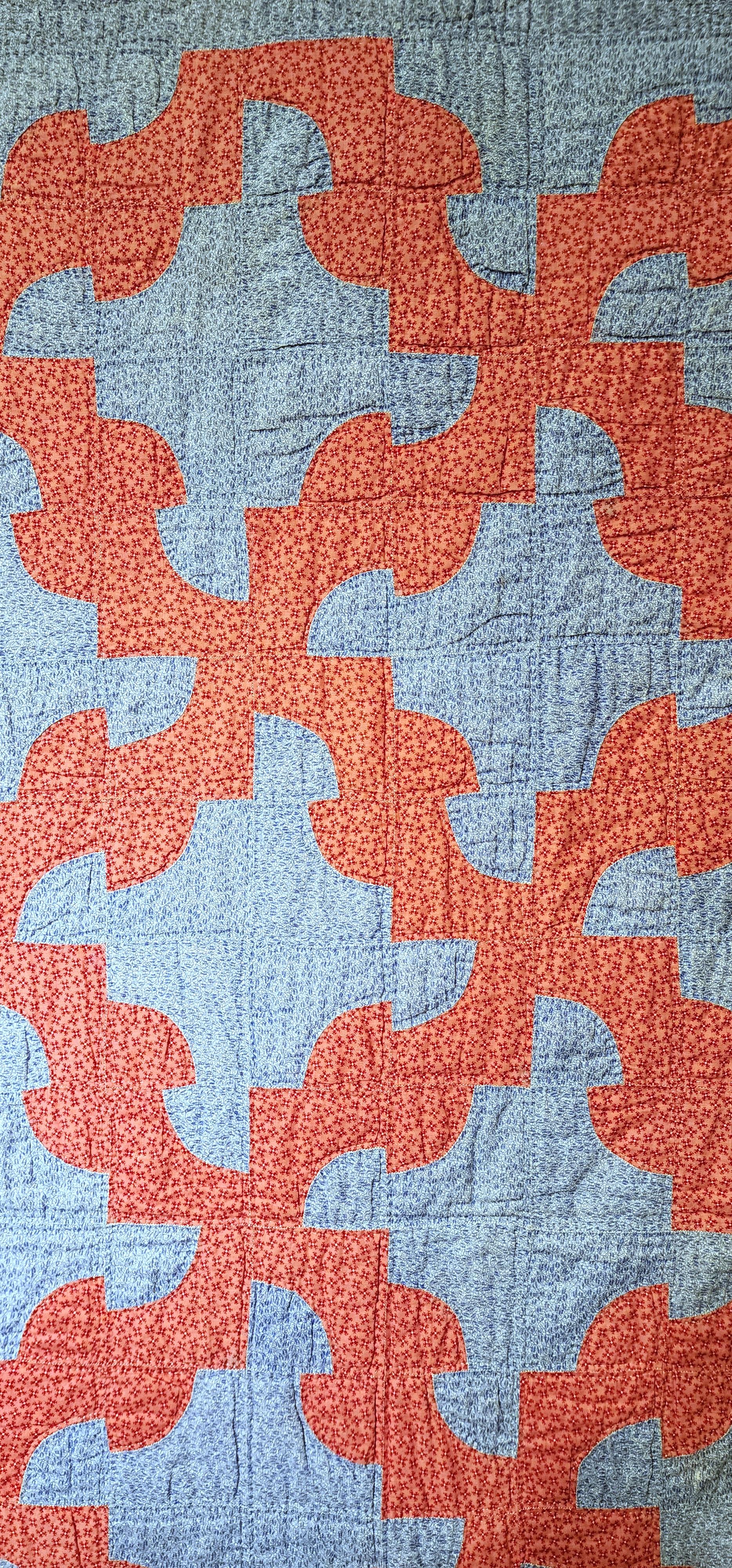New England Quilt Drunkards Path Muster CIRCA 1885 (Handgefertigt) im Angebot