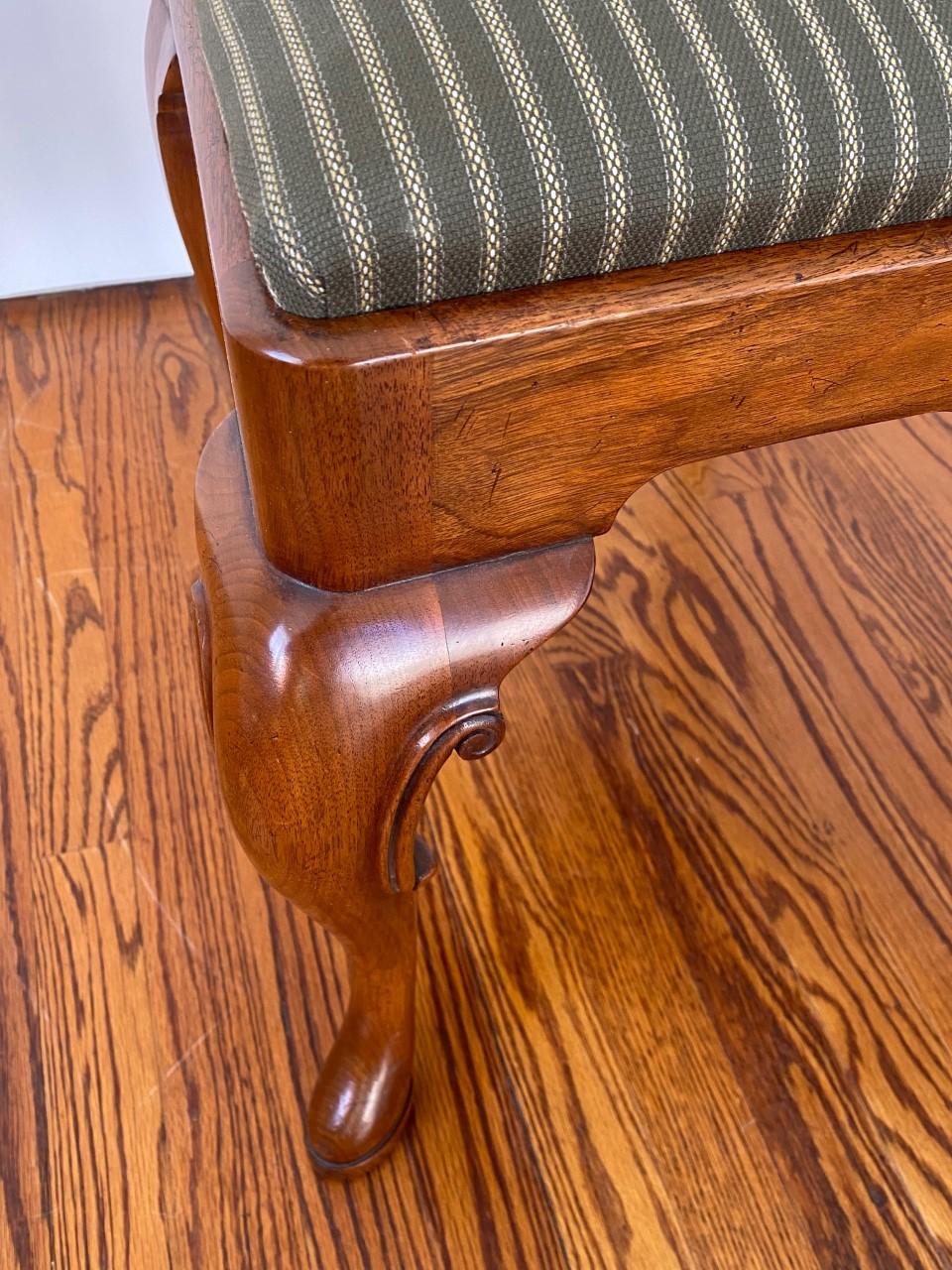 New English-Made Walnut Queen Anne Style Side Chair In New Condition For Sale In North Salem, NY