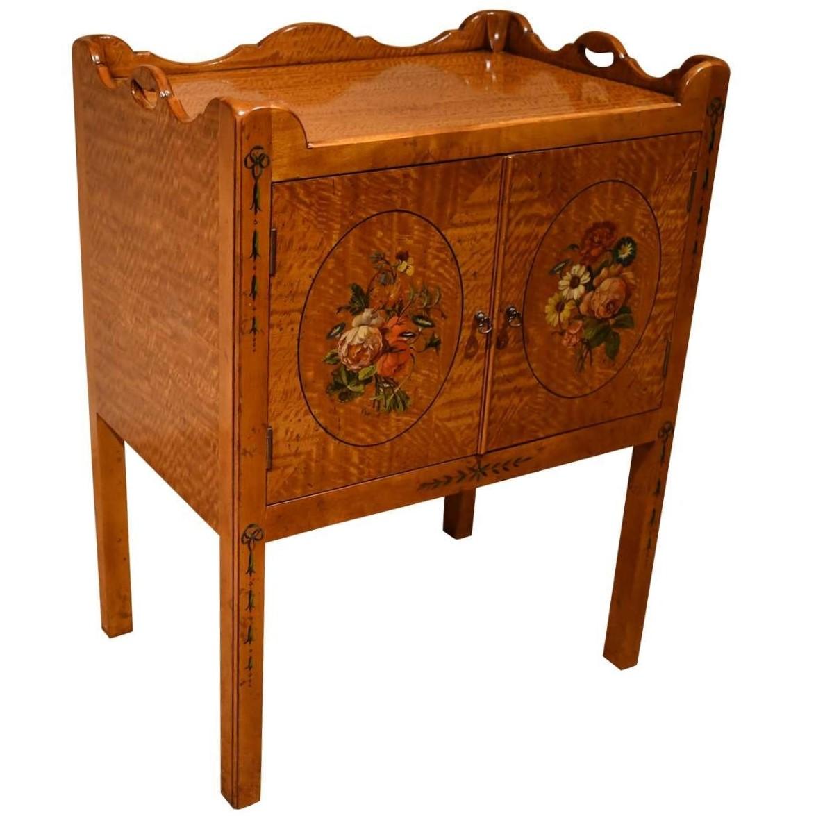 New English Satinwood Georgian Style Pot Cupboard with Hand-Painted Decoration  For Sale 6