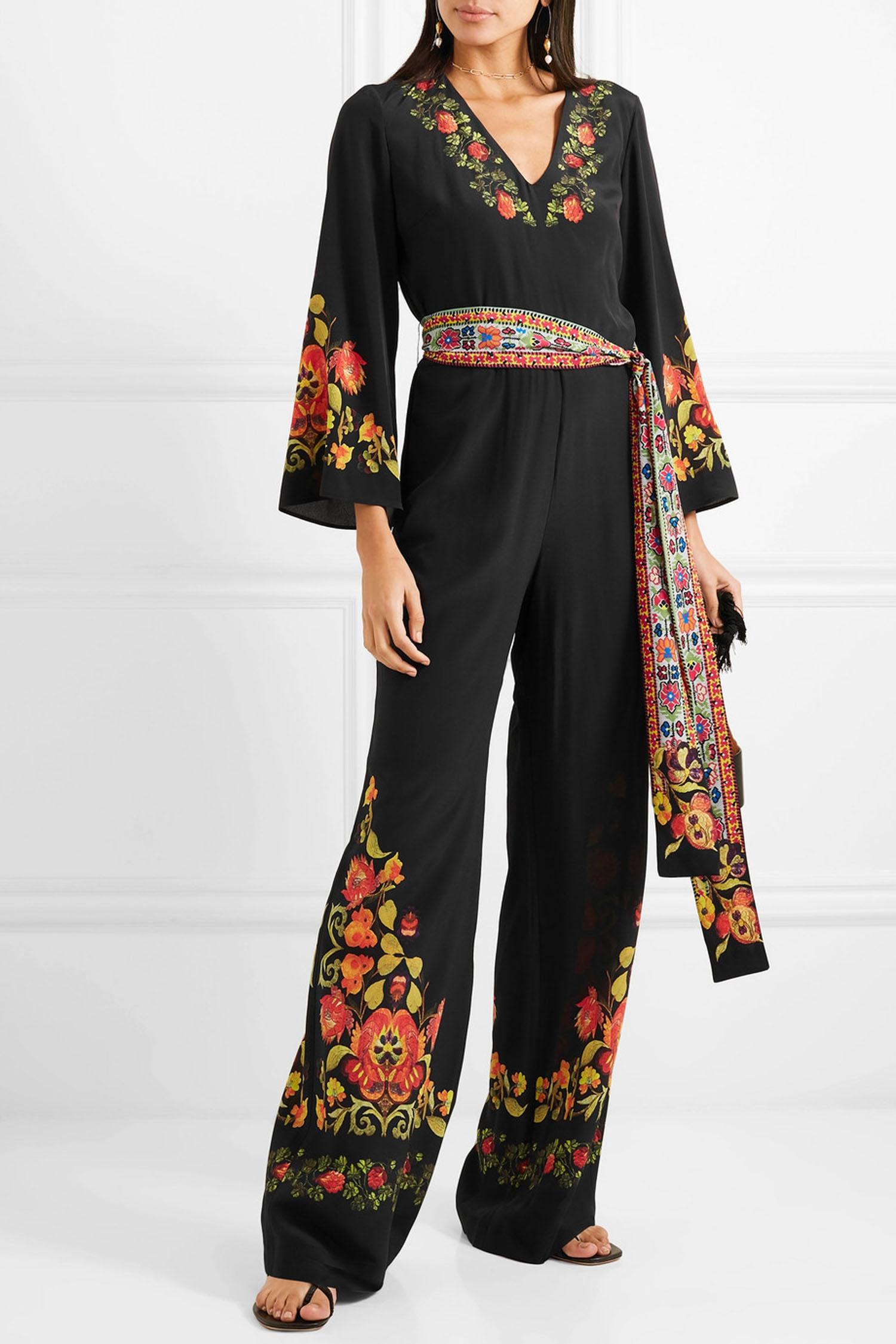 New ETRO Printed Silk Crepe de Chine Jumpsuit
Designer size - 38
Designed to be slightly fitted at the bust and waist with wide-leg pants.
Use the tie belt to cinch in at the waist. Two side pockets.
100% Silk. Lightweight, fluid, non-stretchy
