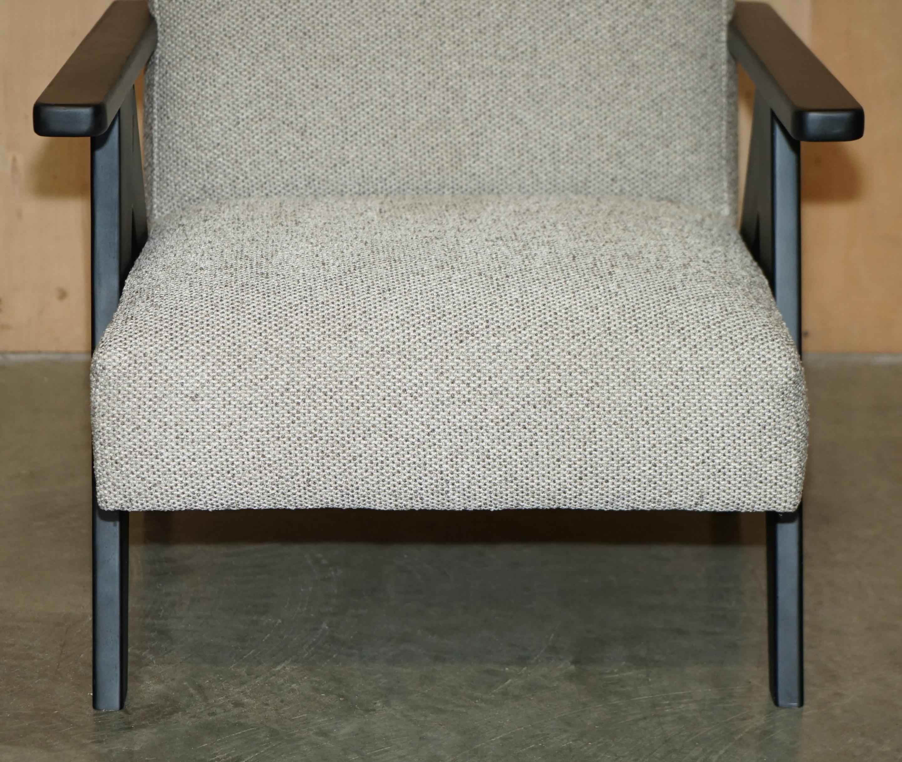 NEW EXDISPLAY NORDIC STYLE EDGAR ARMCHAIR MIT BEECH WOOD FRAME & OATMEAL FABRIC (Polster) im Angebot