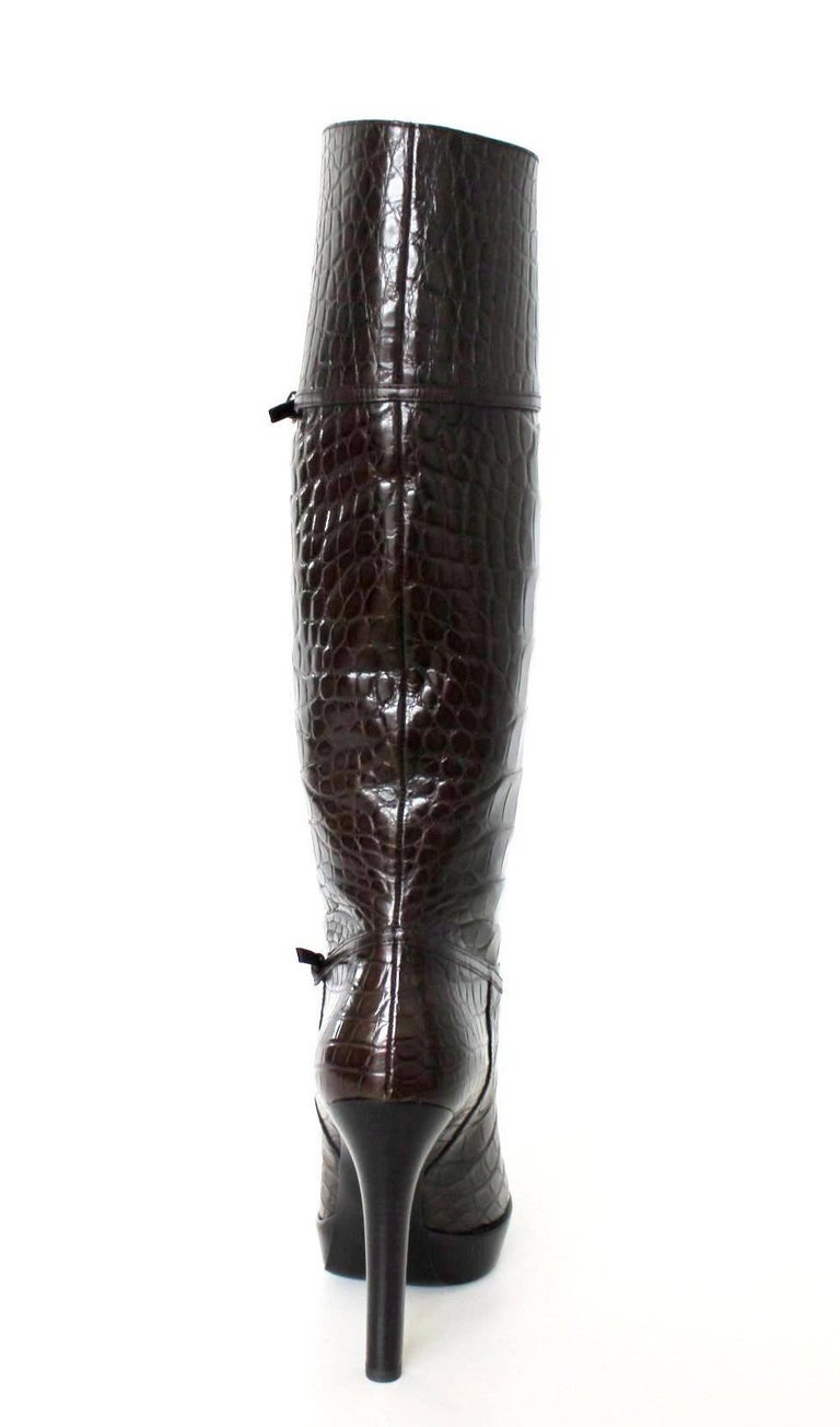 Brand new absolutely outstanding and ultra exquisite Gucci alligator skin boots. Ultra limited edition, only 25 pieces were made and sold in selected Gucci stores only.

DETAILS:
A Gucci signature piece that will last you for years, made out of
