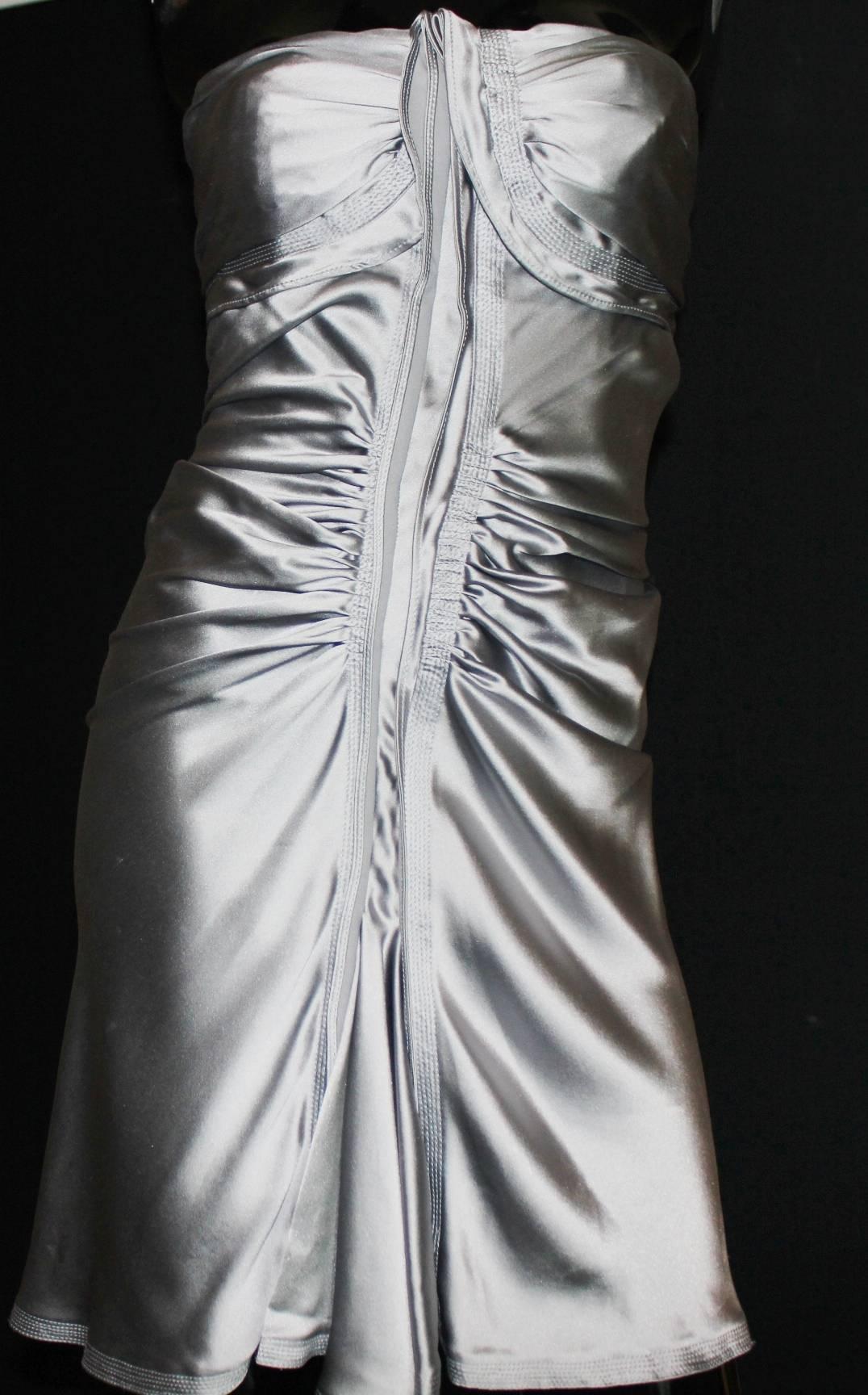 NOUVEAU Robe de soirée en soie gris argenté Tom Ford pour Yves Saint Laurent, 2003 taille 38 Pour femmes en vente