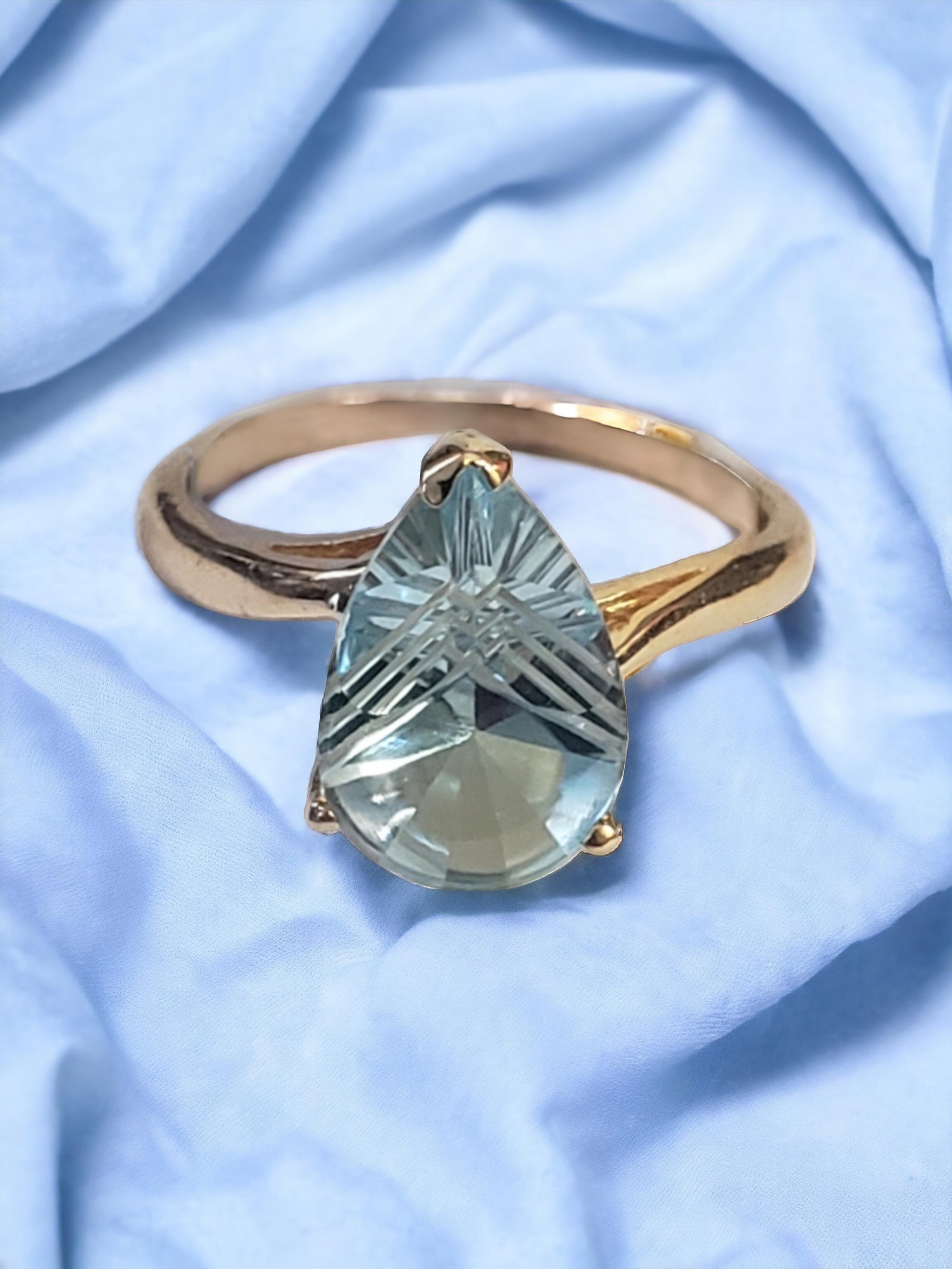 NEW Fantasy Special Cut 3 Ct. Natural Sky Blue Topaz Ring in 14k Yellow Gold For Sale 12
