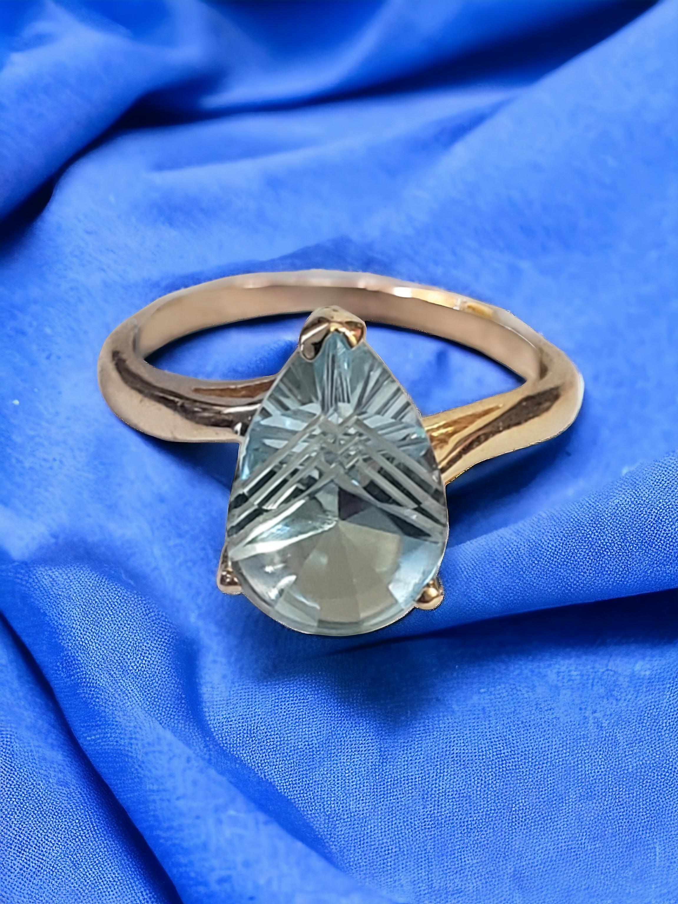 NEW Fantasy Special Cut 3 Ct. Natural Sky Blue Topaz Ring in 14k Yellow Gold For Sale 14