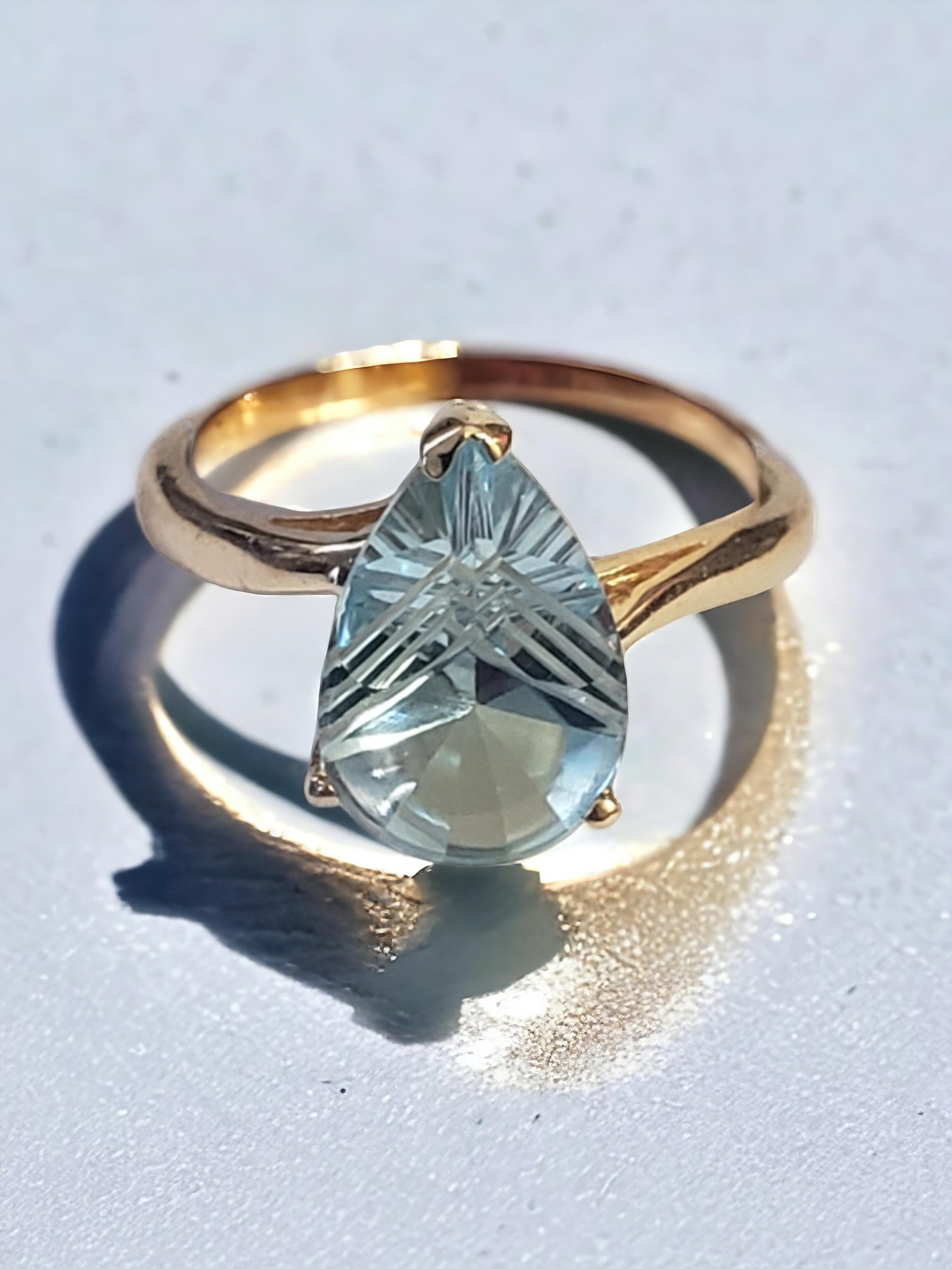 NEW Fantasy Special Cut 3 Ct. Natural Sky Blue Topaz Ring in 14k Yellow Gold For Sale 2