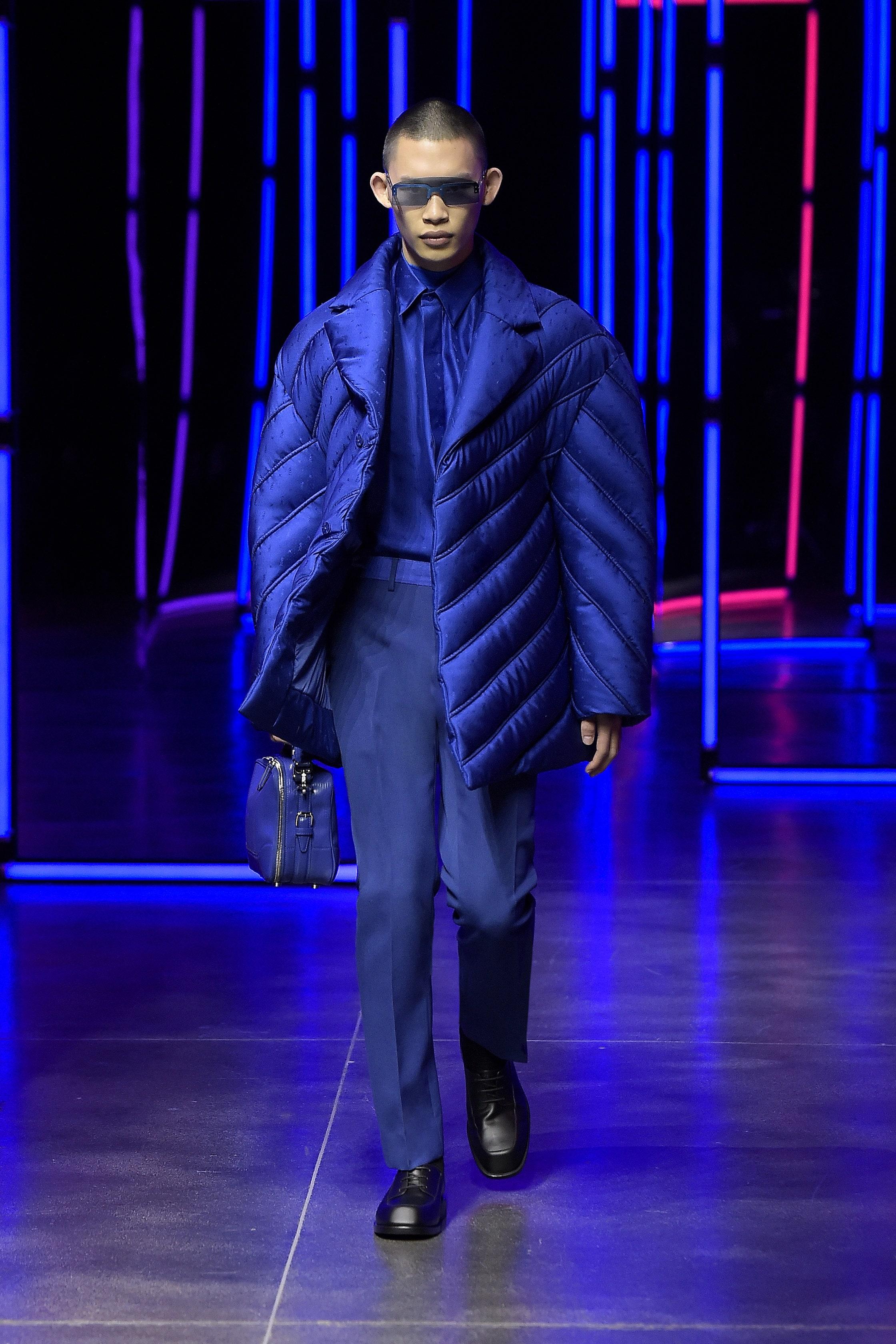 new FENDI 2021 Runway 100% silk blue logo goose down puffer jacket IT48 M 
Reference: TGAS/C00744 
Brand: Fendi 
Collection: Fall Winter 2021 Runway 
Material: Silk 
Color: Blue 
Pattern: Logo 
Closure: Button 
Extra Detail: Pajama-inspired. Blue