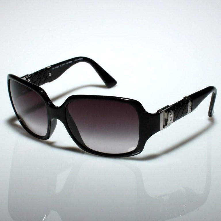 New Fendi Black Buckle Leather Sunglasses with Case For Sale  display picture 1