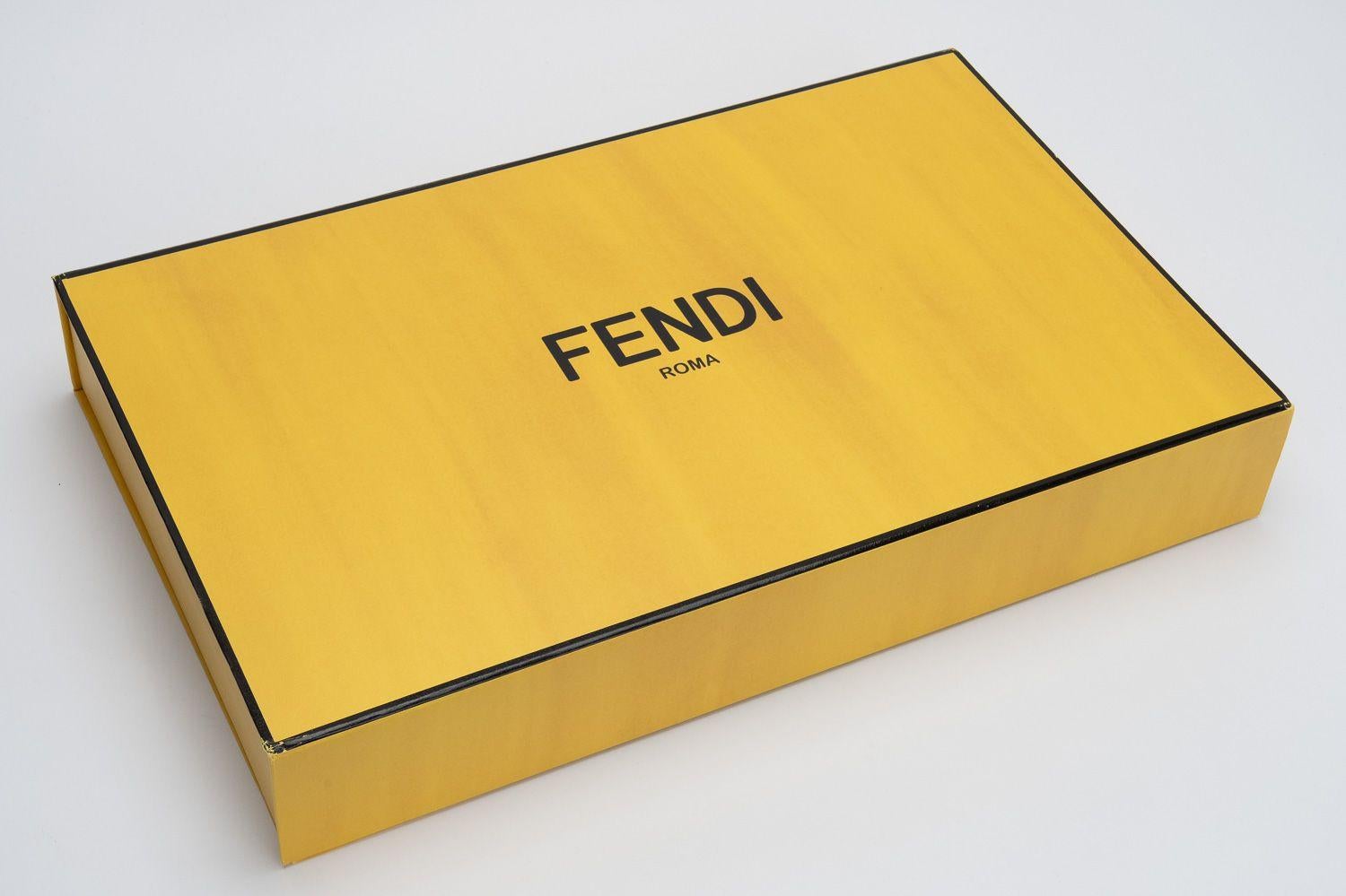 New Fendi DYI Paint Mini Baguette 2021 3