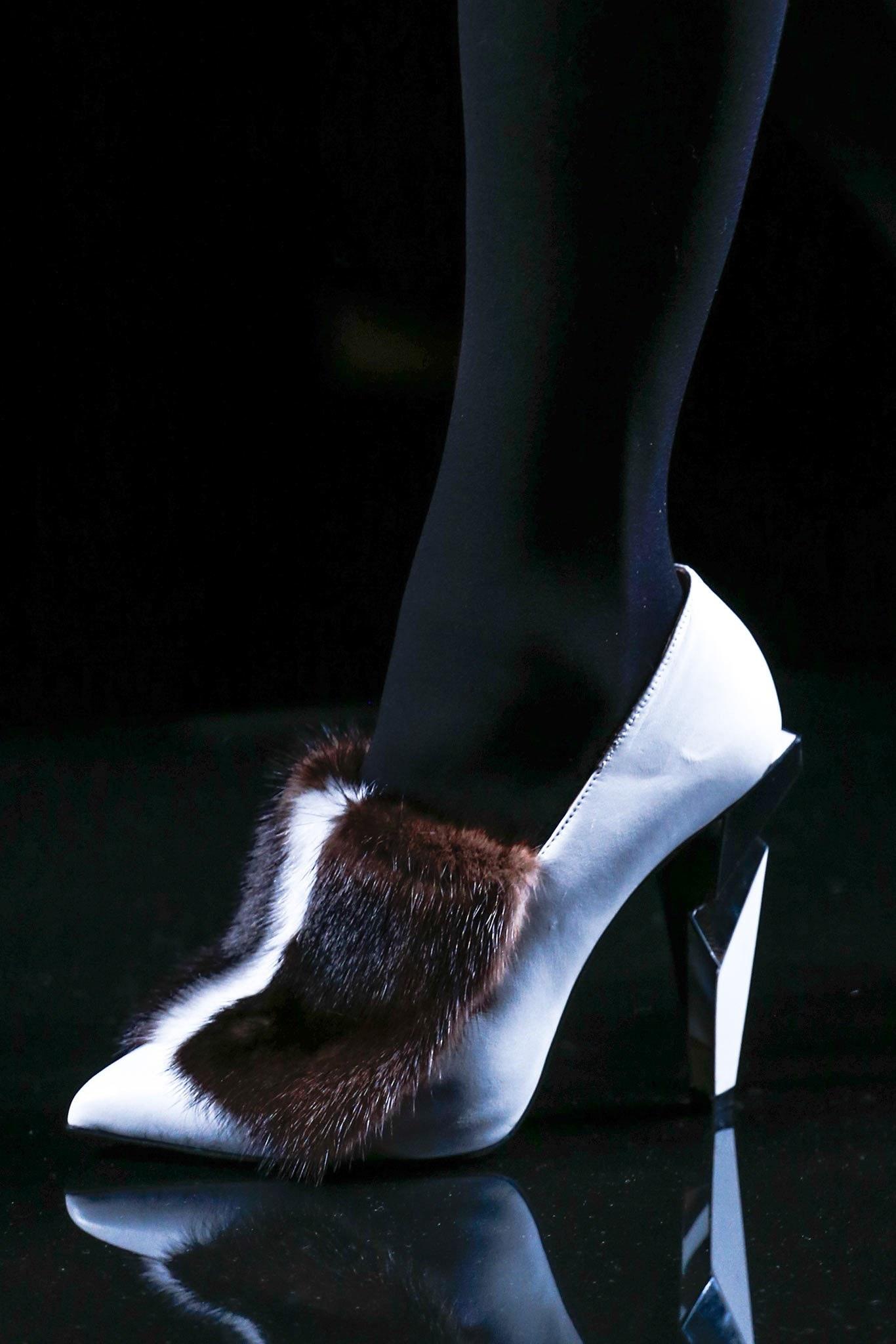Fendi Karl Lagerfeld Rare Runway Art Déco - Bottines en cuir et fourrure de renard, taille 40, état neuf 10