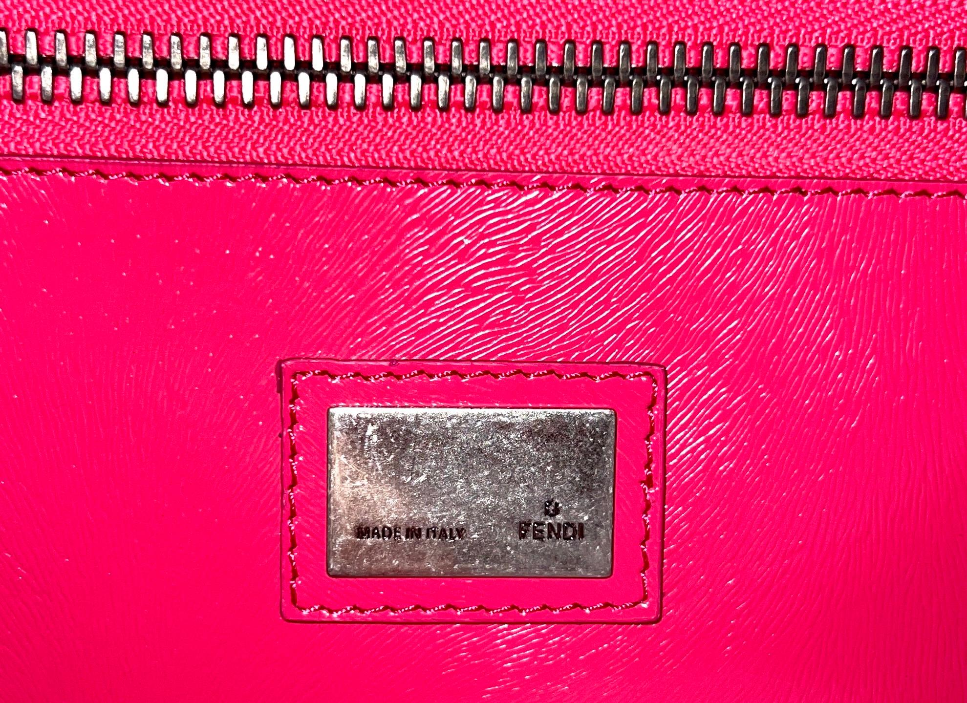 Fendi - Grand sac Peekaboo en cuir rose et gris en édition limitée avec sangle, état neuf en vente 10