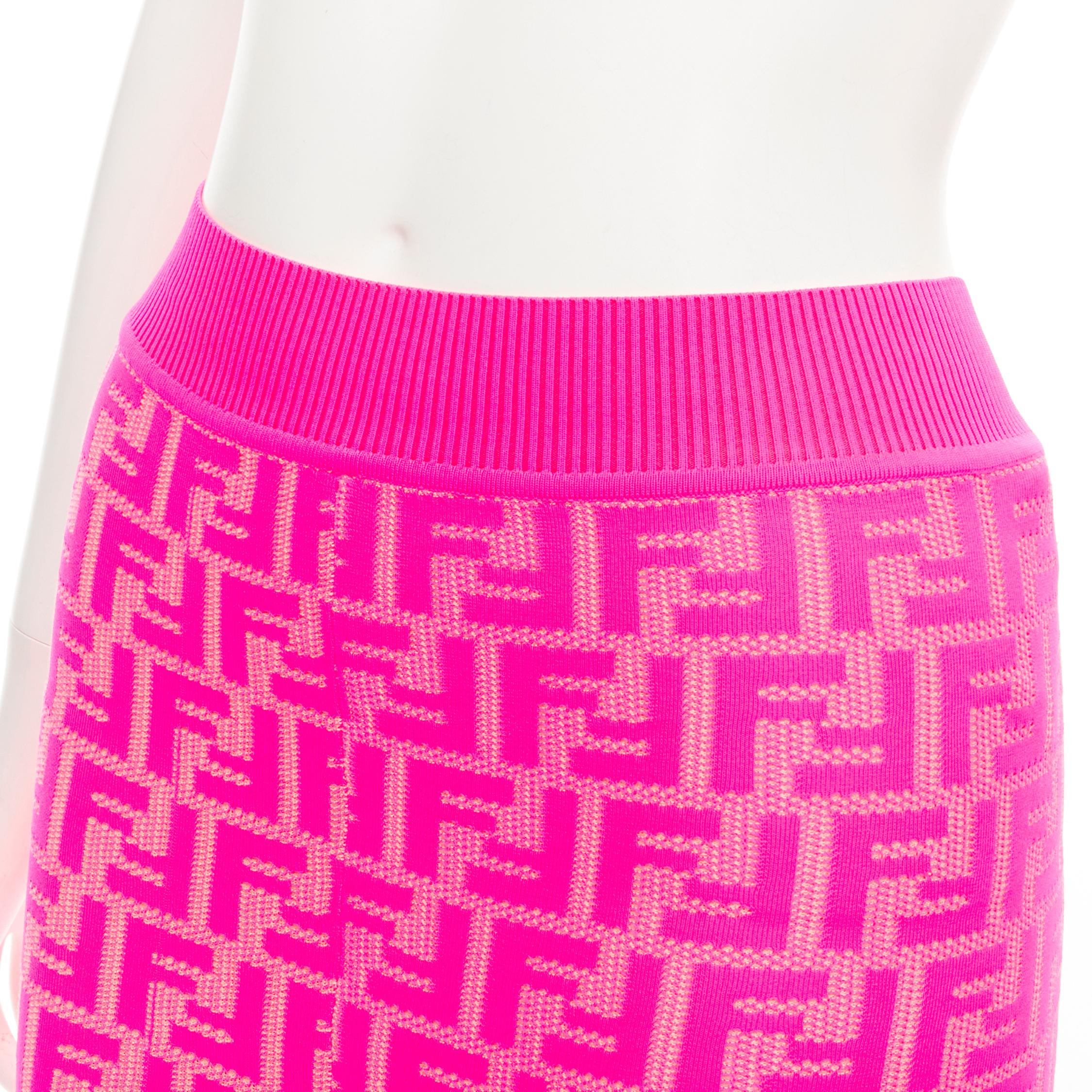 new FENDI Nicki Minaj Prints On Runway neon pink FF Zucca legging IT38 XS 
Reference: TGAS/C00741 
Brand: Fendi 
Designer: Nicki Minaj 
Collection: Nicki Minaj Prints On Runway 
Material: Viscose 
Color: Pink 
Pattern: Solid 
Extra Detail: Stretch