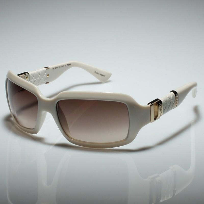 New Fendi Off White Sunglasses with Case In New Condition In Leesburg, VA