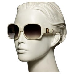 Nuovi occhiali da sole Fendi Off White con custodia