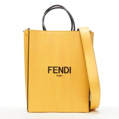 FENDI Pack - Petit sac fourre-tout à bandoulière en cuir jaune avec logo imprimé, neuf