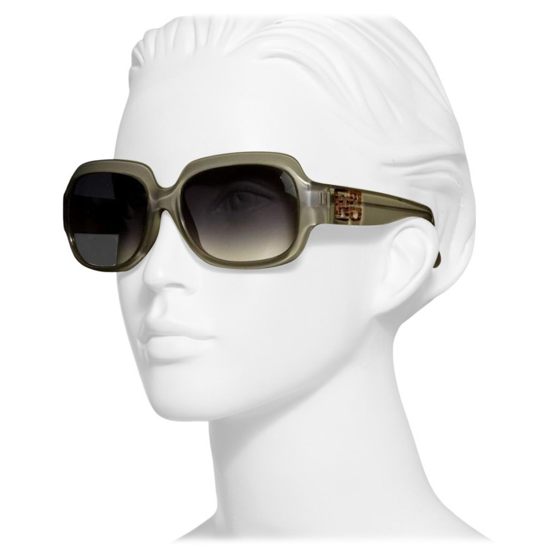 Nuevas gafas de sol Fendi con funda