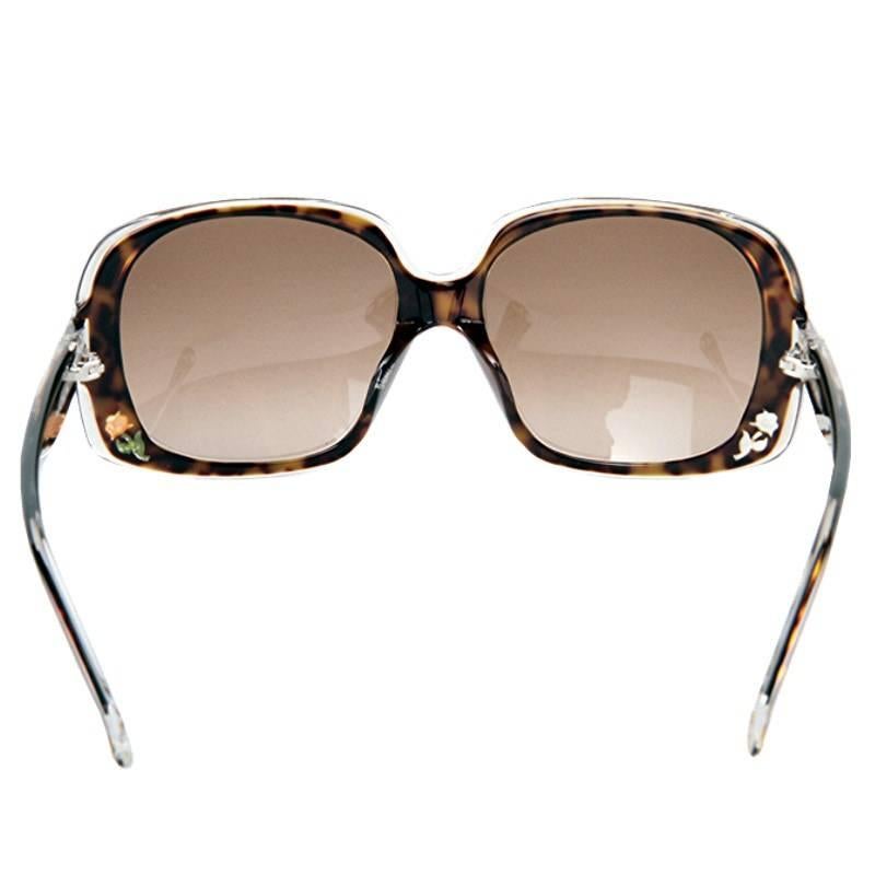 New Fendi Tortoise with Rose Inlaid Sunglasses With Case In New Condition In Leesburg, VA