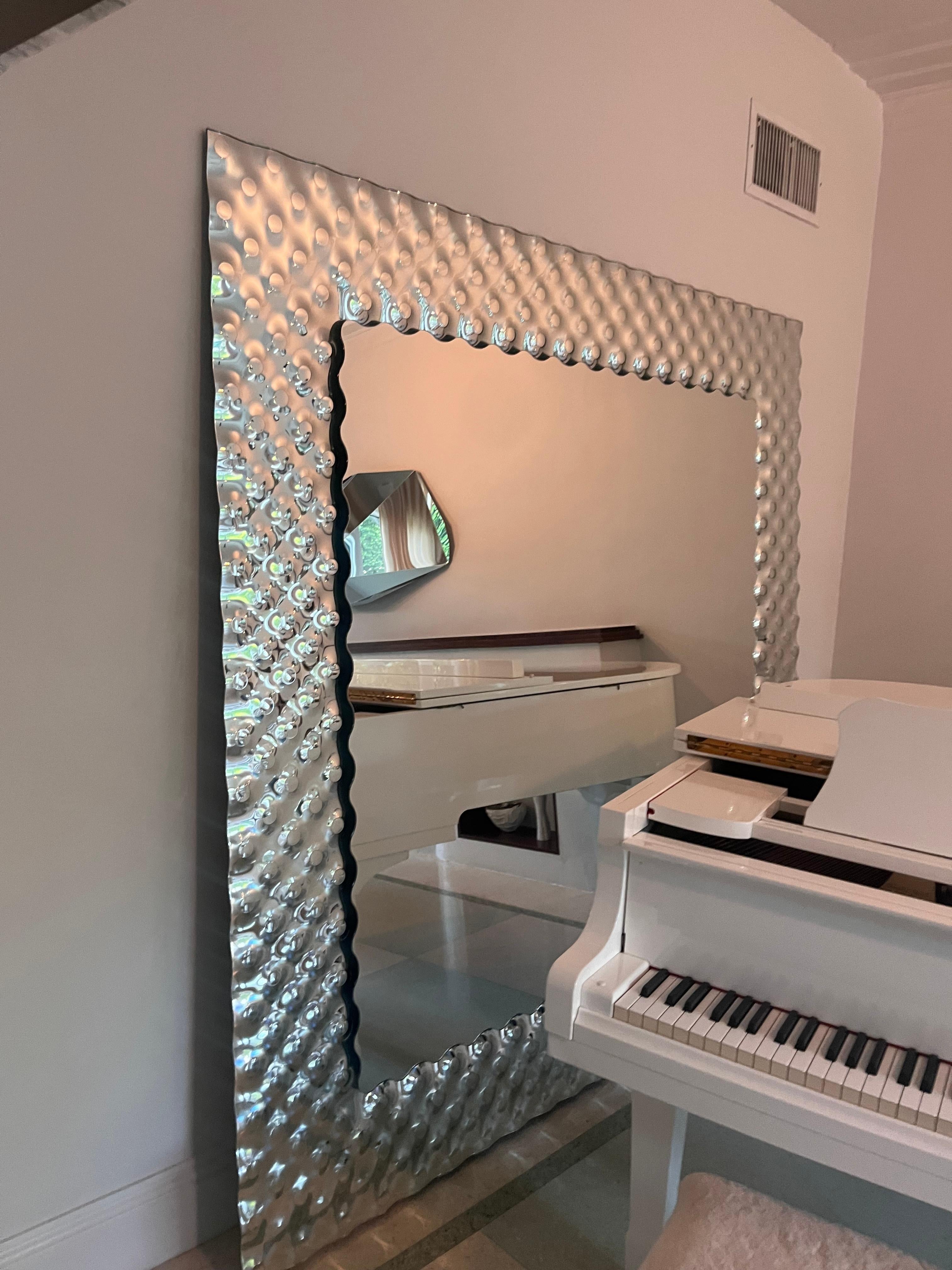Pop Spec mirror 206 x 206cm square.
Wall mirror in 6 mm high temperature fused glass, back-silvered; 5 mm flat central mirror.