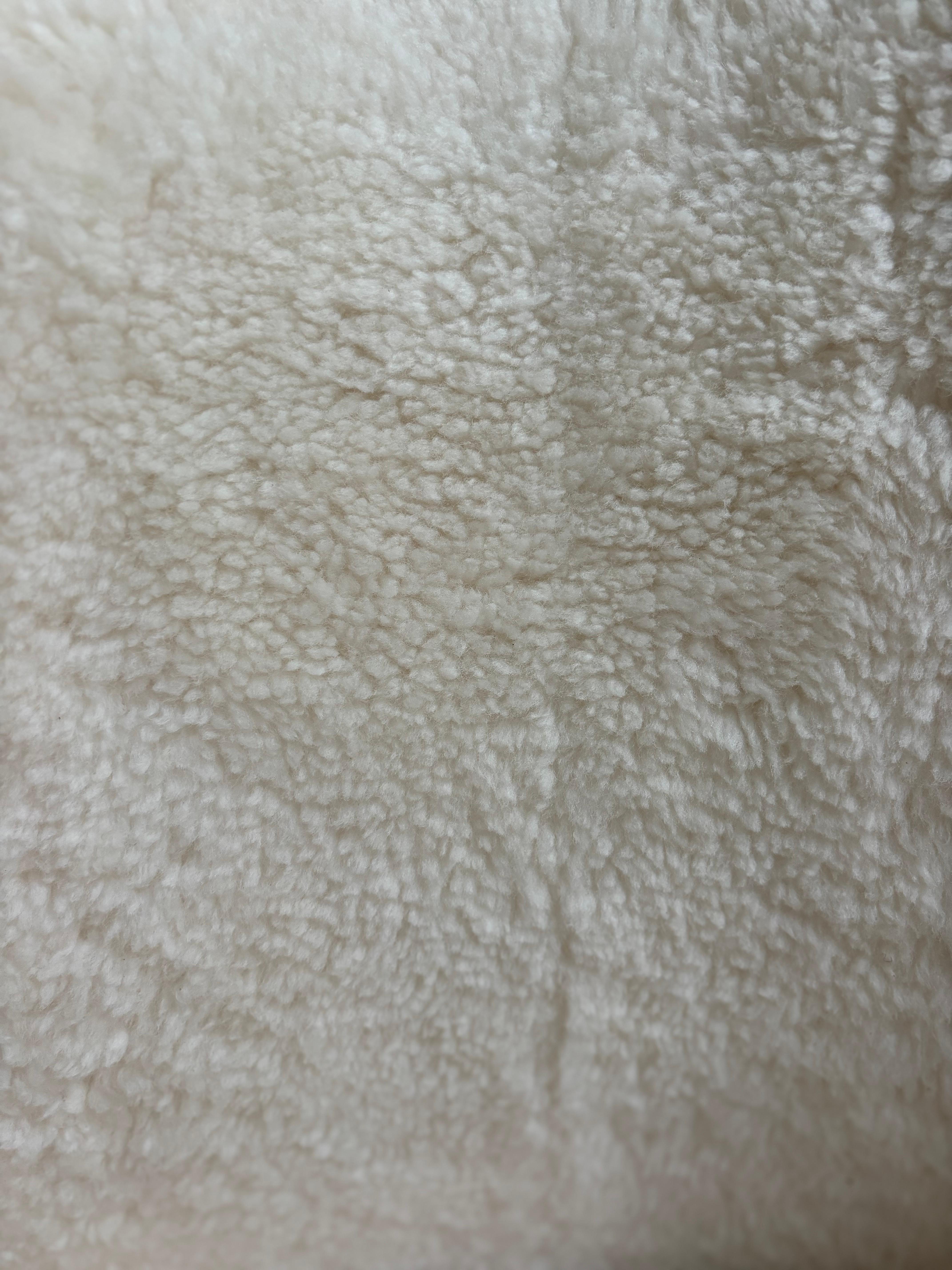 New Finn Juhl Pelican Chair in Off-White Shearling 5