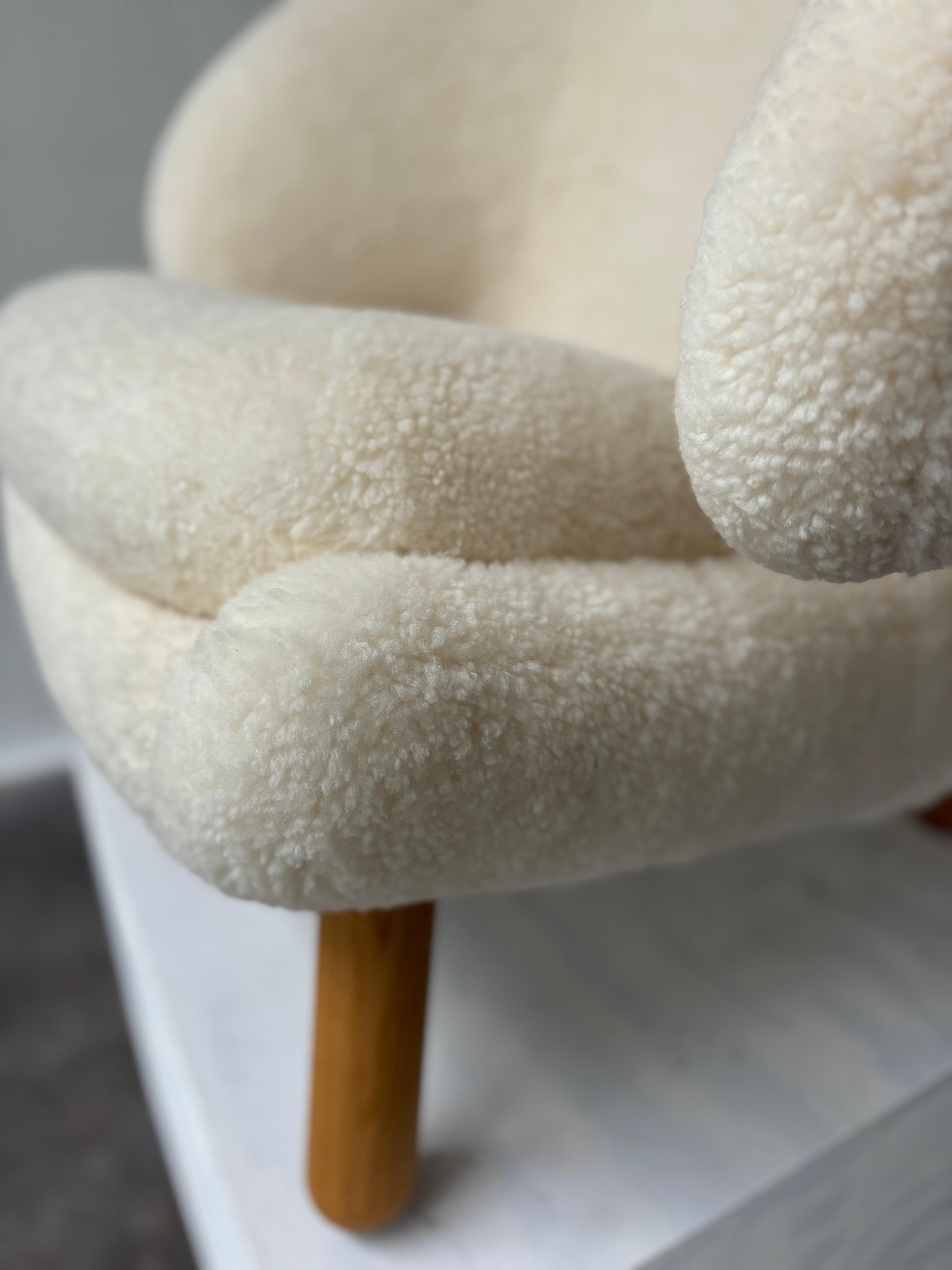 New Finn Juhl Pelican Chair in Off-White Shearling (Handgefertigt)
