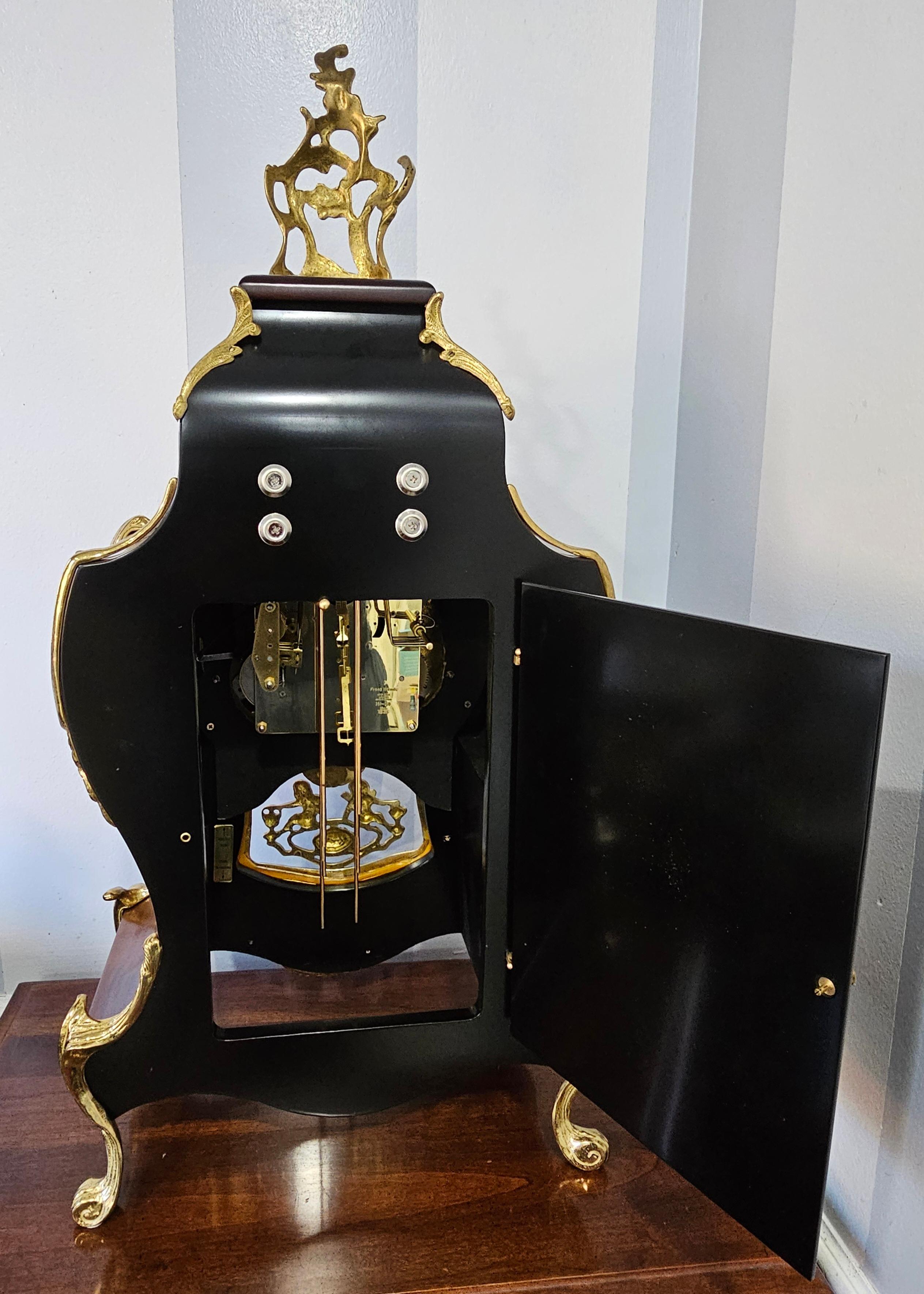 Nouveau pendule de cheminée Franz Hermle en marqueterie fine italienne DeArt et étui en bronze doré, N en vente 3