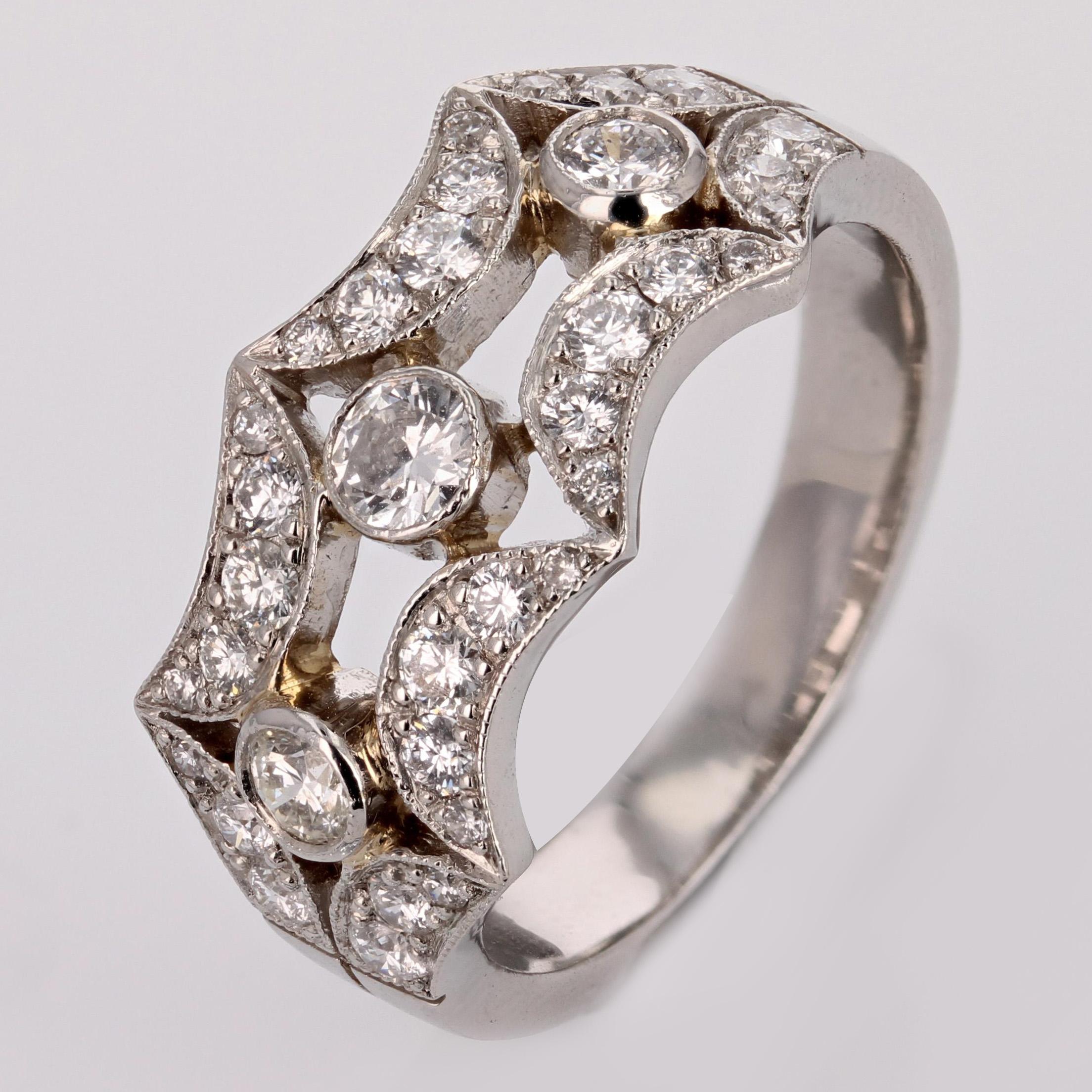 New French 0.90 Carat Diamond Rimmed Platinum Ring For Sale 6