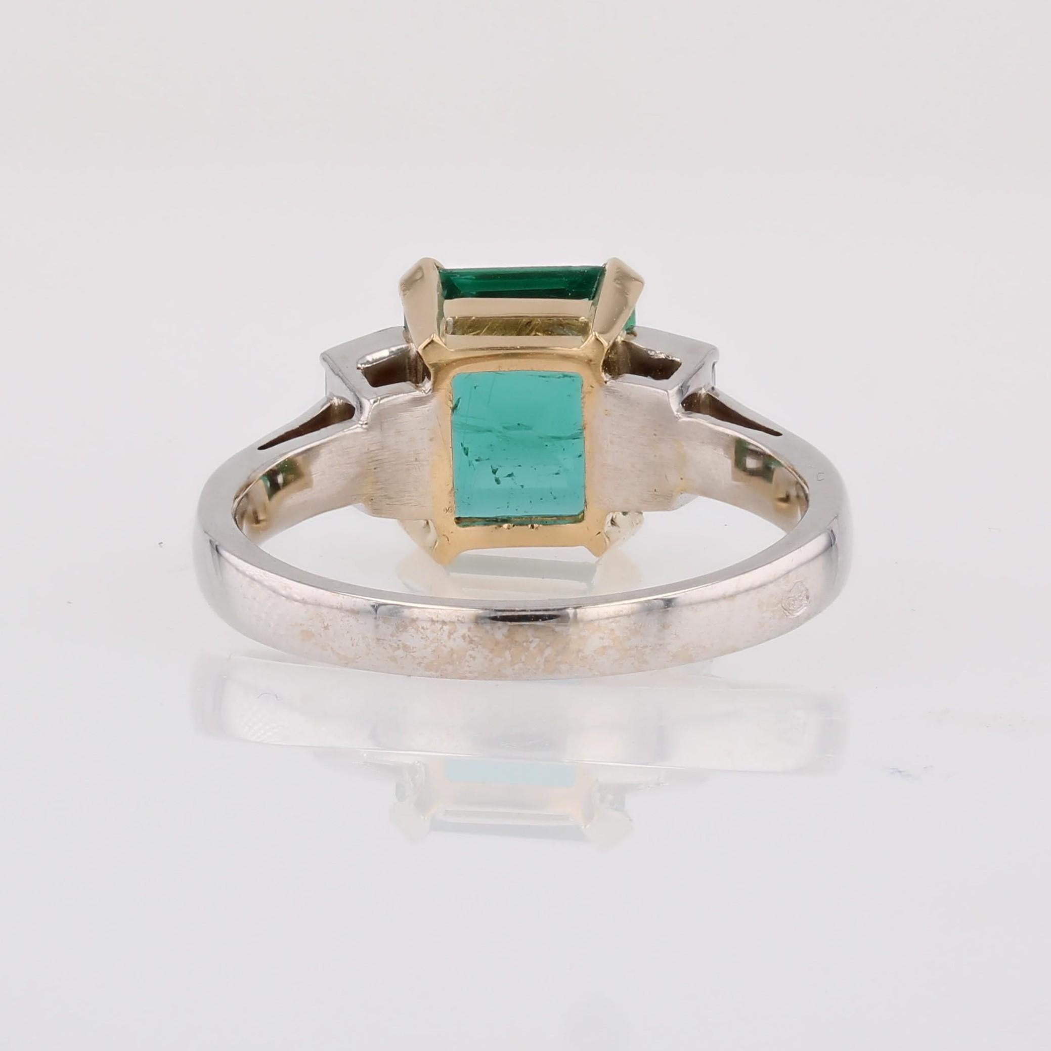 Nueva Esmeralda Francesa de 2,01 Quilates Zambia Diamantes Menores Anillo de Oro Blanco de 18 Quilates en venta 10