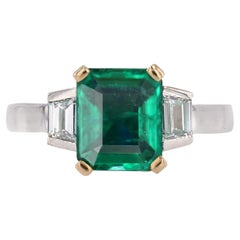 New French 2.01 Carats Emerald Zambia Minor Diamonds 18 Karat White Gold Ring