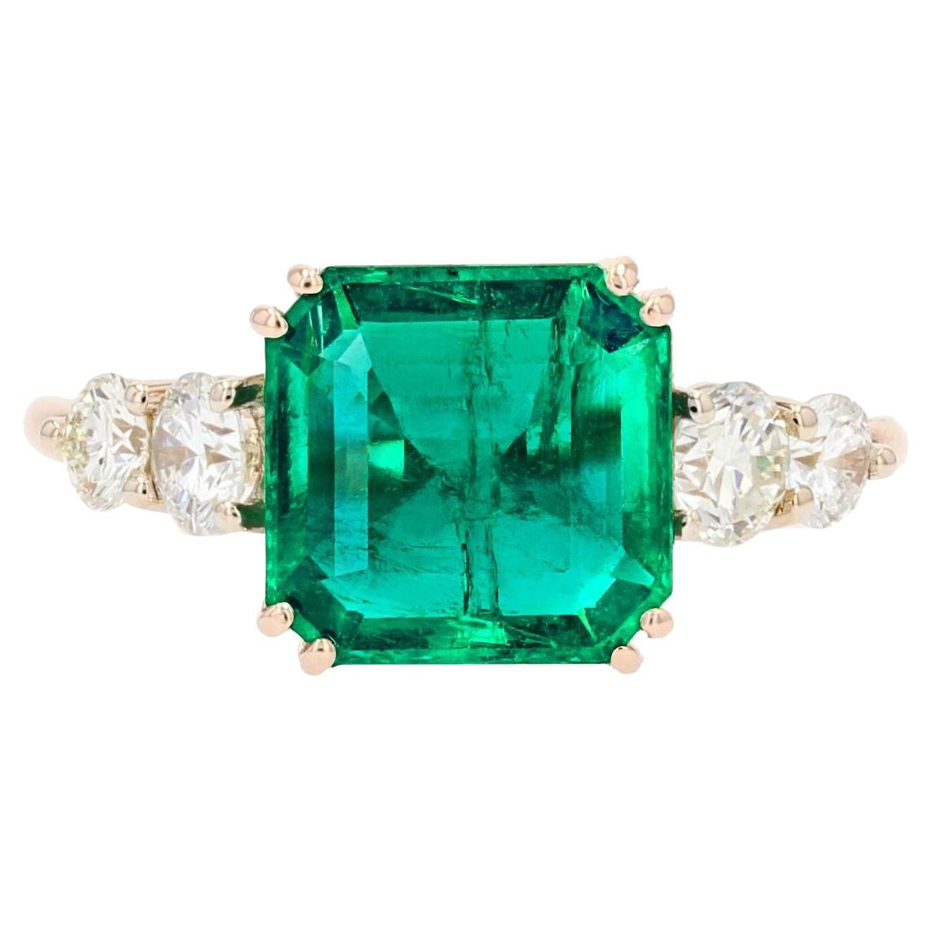 Neuer franzsischer 2,48 Karat Smaragd-Diamant-Ring aus 18 Karat Rosgold